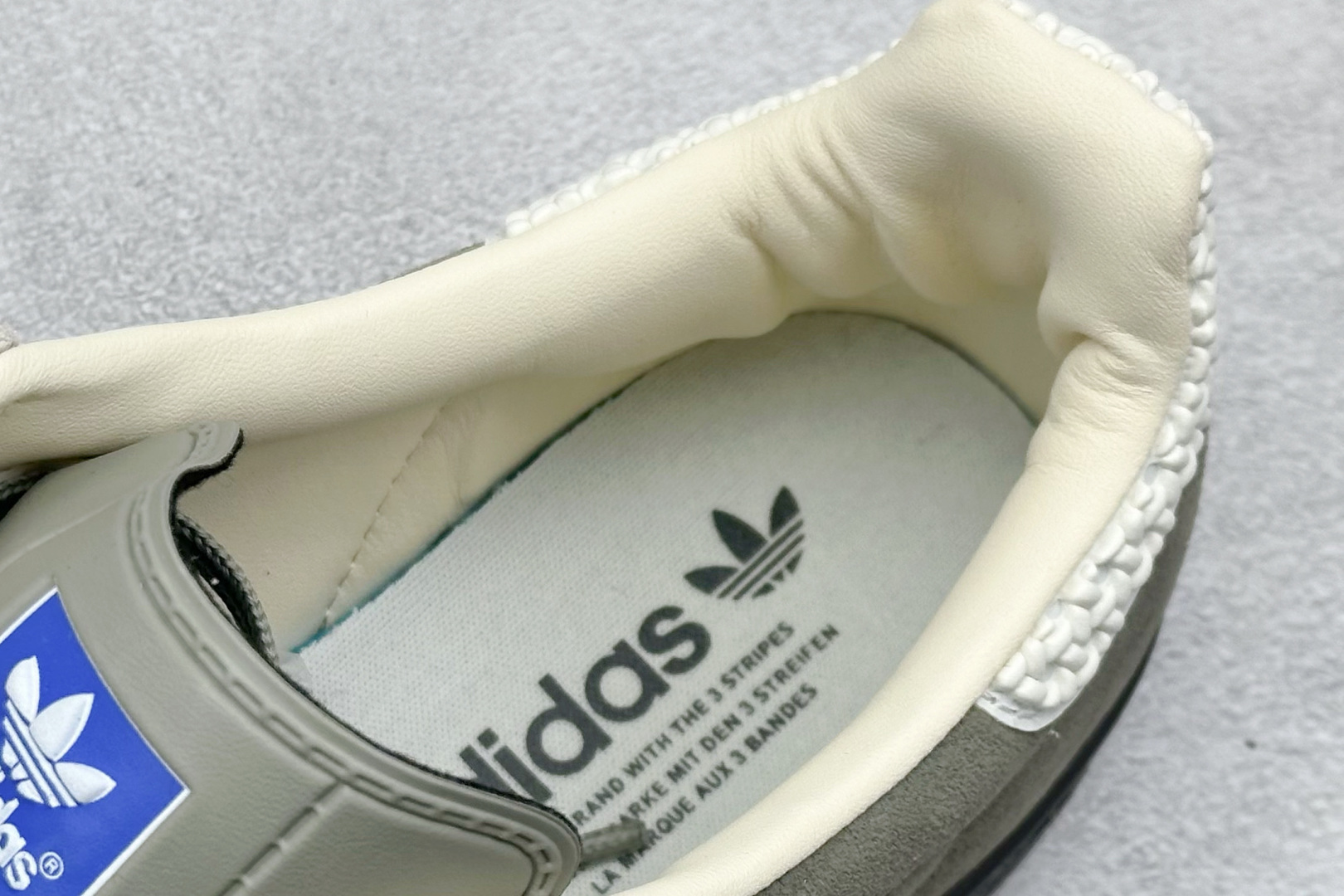 图片[8]-YH长青福利  AD Originals Gazelle INdoor 三叶草休闲防滑耐磨低帮板鞋 鞋头出色设计 塑就出众贴合感 稳固的后跟贴合足部曲线设计 软弹舒适 不易磨脚 橡胶鞋底配合防滑纹路设计 平稳抓地 货号：IF1807-选品中心