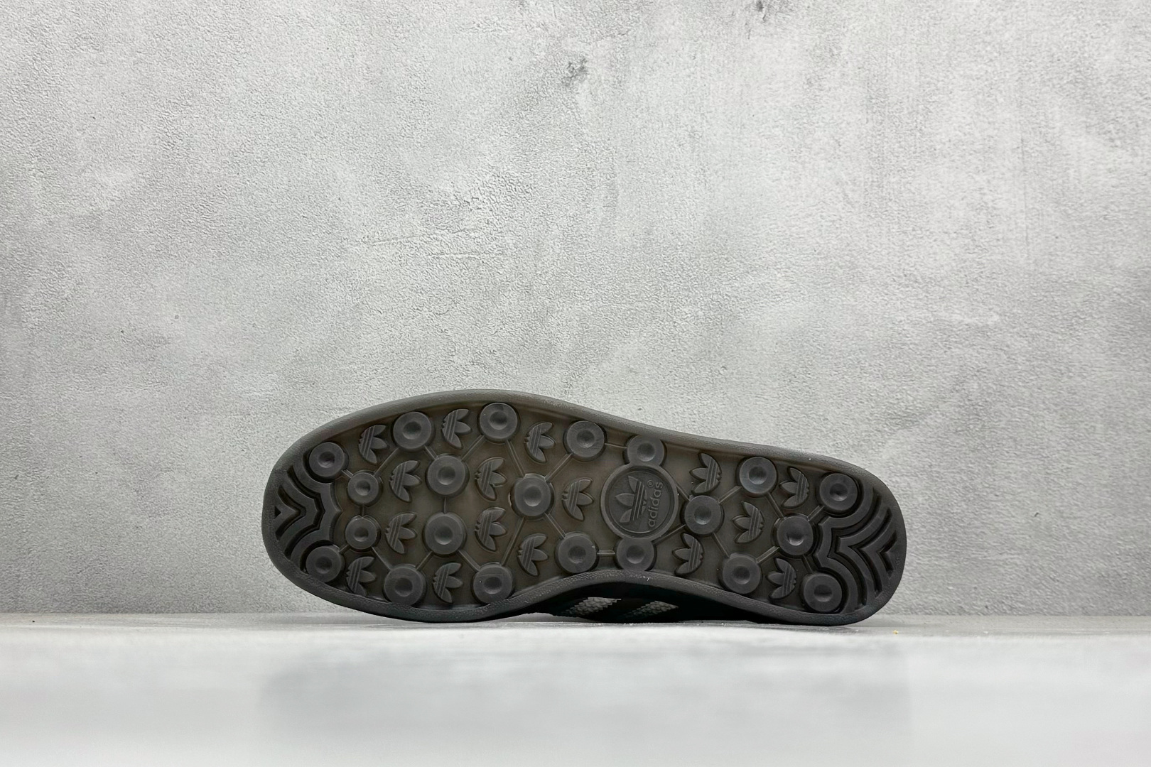 图片[4]-YH长青福利  AD Originals Gazelle INdoor 三叶草休闲防滑耐磨低帮板鞋 鞋头出色设计 塑就出众贴合感 稳固的后跟贴合足部曲线设计 软弹舒适 不易磨脚 橡胶鞋底配合防滑纹路设计 平稳抓地 货号：IF1807-选品中心