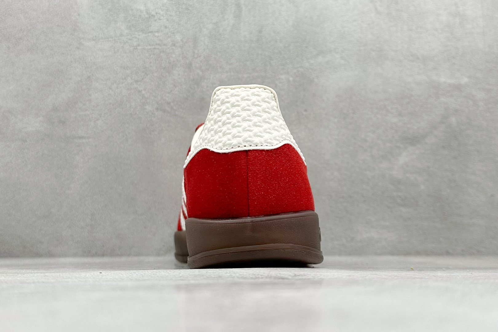 图片[6]-YH长青福利  AD Originals Gazelle INdoor 三叶草休闲防滑耐磨低帮板鞋 鞋头出色设计 塑就出众贴合感 稳固的后跟贴合足部曲线设计 软弹舒适 不易磨脚 橡胶鞋底配合防滑纹路设计 平稳抓地 货号：IF1808-选品中心