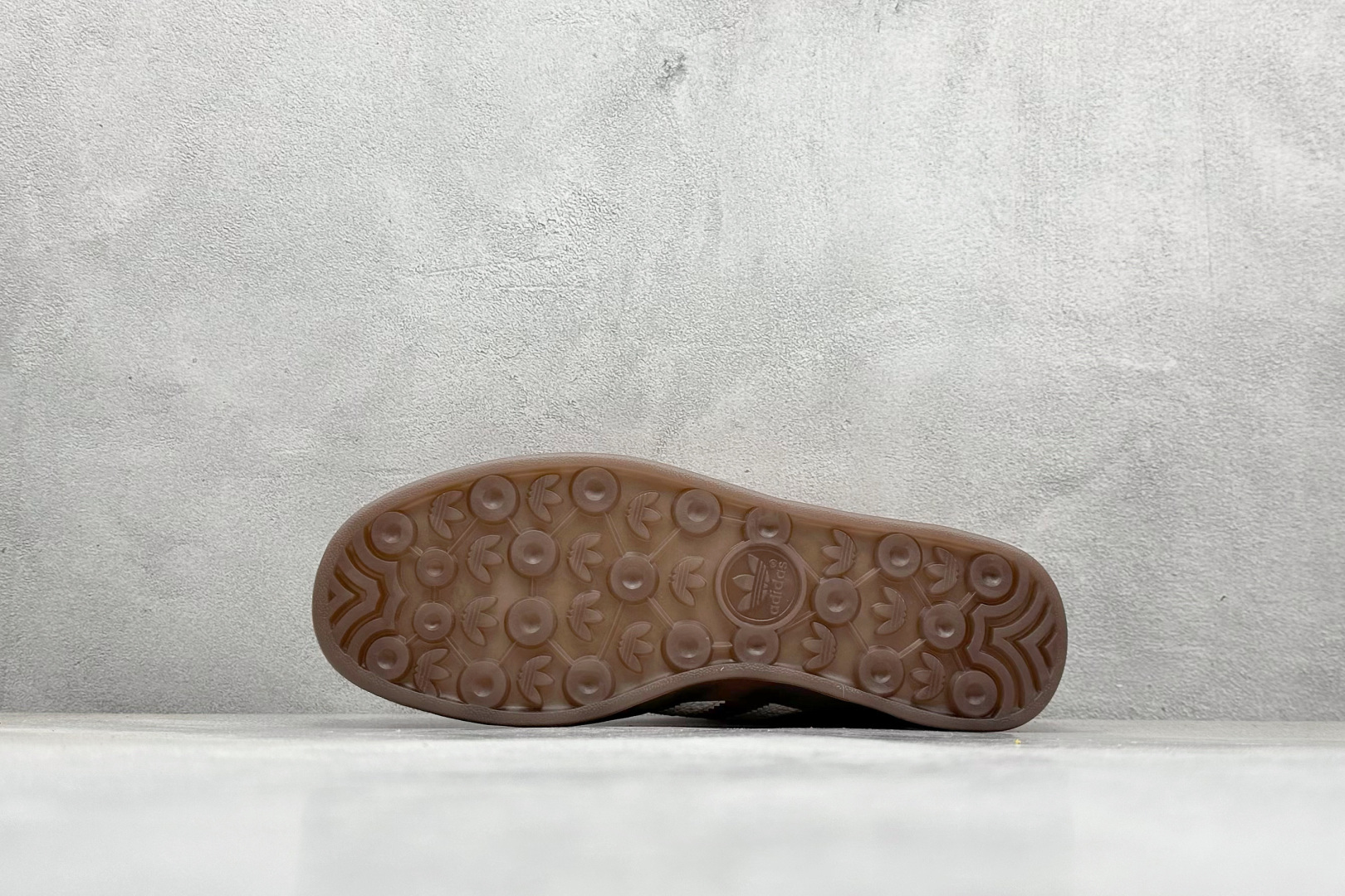 图片[4]-YH长青福利  AD Originals Gazelle INdoor 三叶草休闲防滑耐磨低帮板鞋 鞋头出色设计 塑就出众贴合感 稳固的后跟贴合足部曲线设计 软弹舒适 不易磨脚 橡胶鞋底配合防滑纹路设计 平稳抓地 货号：IF1808-选品中心