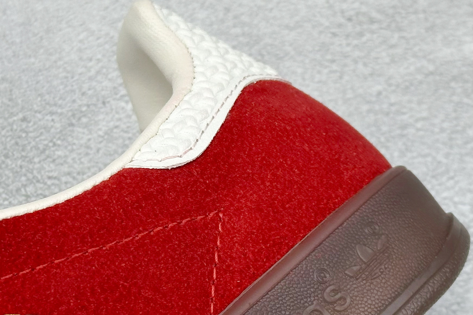 图片[9]-YH长青福利  AD Originals Gazelle INdoor 三叶草休闲防滑耐磨低帮板鞋 鞋头出色设计 塑就出众贴合感 稳固的后跟贴合足部曲线设计 软弹舒适 不易磨脚 橡胶鞋底配合防滑纹路设计 平稳抓地 货号：IF1808-选品中心