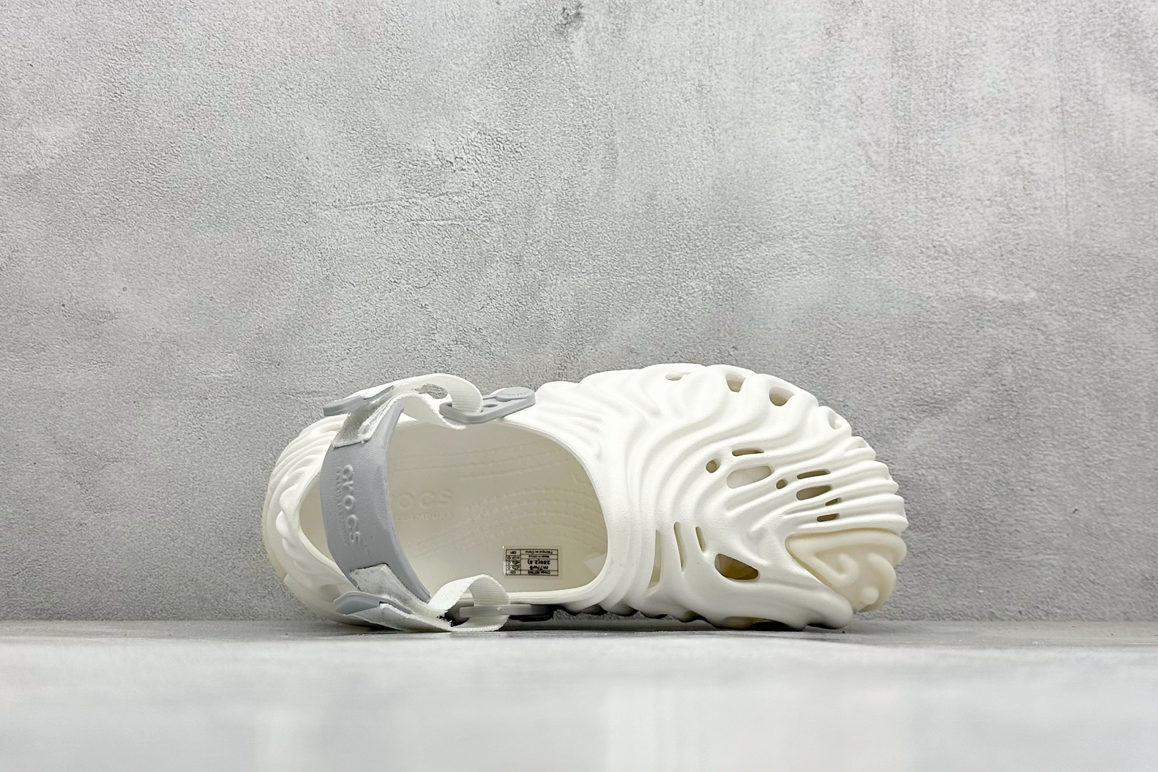 图片[3]-Salehe Bembury × Crocs Pollex Clog 卡骆驰联名指纹 洞洞凉鞋 升级原楦原数据开发修身楦型 采用高工艺EVA一次爆炸鞋底模 组合防滑耐磨水晶橡胶片 后跟魔术贴调节绑带同源一致棉实调节织带 尺码：36-46不带半-选品中心