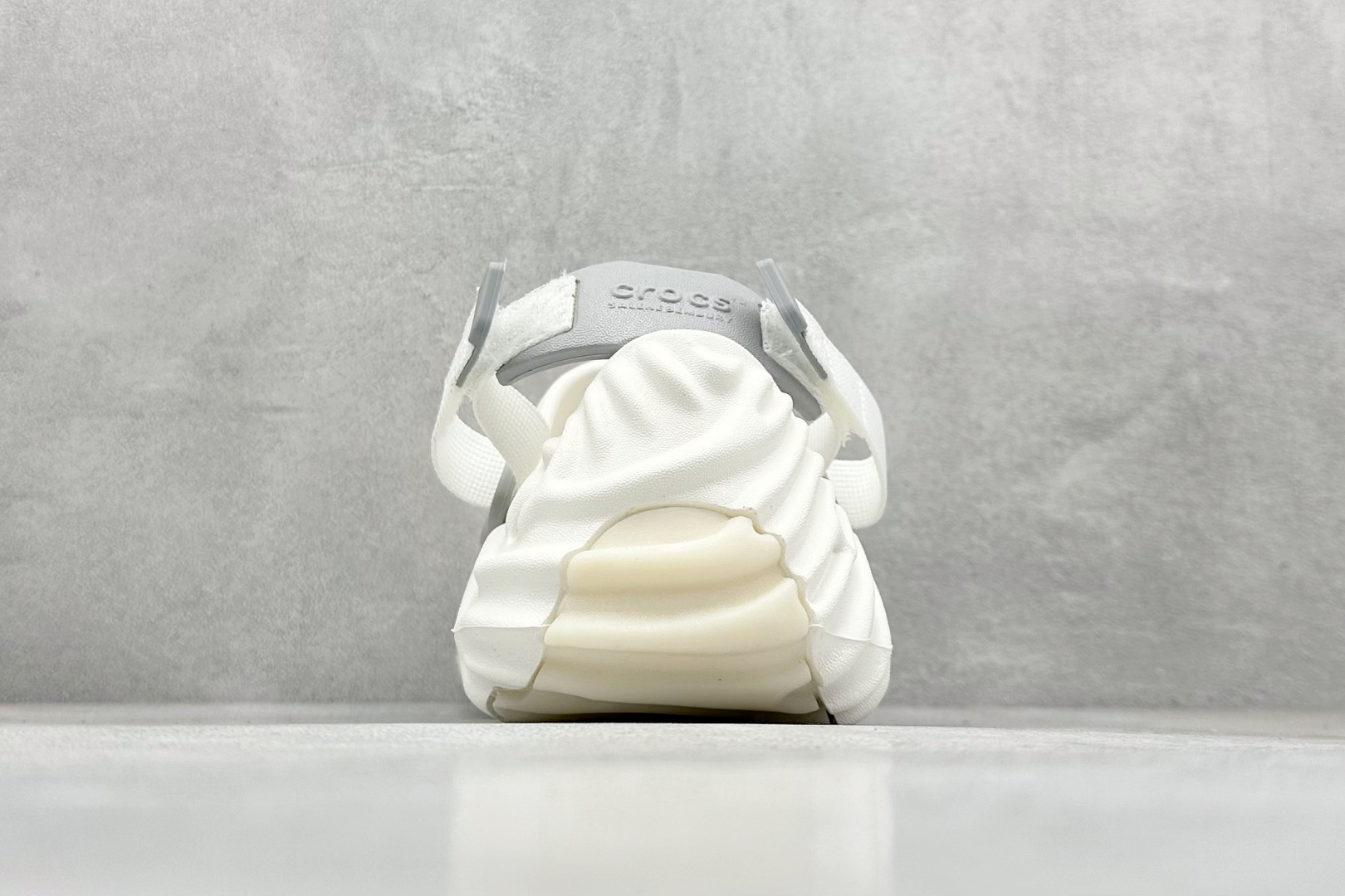 图片[6]-Salehe Bembury × Crocs Pollex Clog 卡骆驰联名指纹 洞洞凉鞋 升级原楦原数据开发修身楦型 采用高工艺EVA一次爆炸鞋底模 组合防滑耐磨水晶橡胶片 后跟魔术贴调节绑带同源一致棉实调节织带 尺码：36-46不带半-选品中心