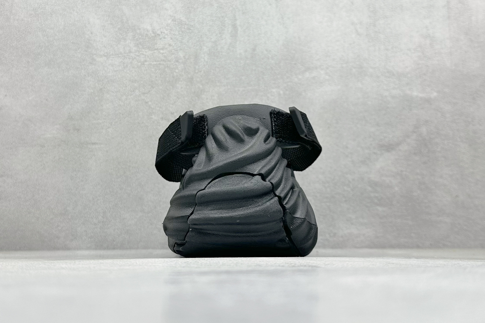 图片[6]-Salehe Bembury × Crocs Pollex Clog 卡骆驰联名指纹 洞洞凉鞋 升级原楦原数据开发修身楦型 采用高工艺EVA一次爆炸鞋底模 组合防滑耐磨水晶橡胶片 后跟魔术贴调节绑带同源一致棉实调节织带 尺码：36-46不带半-选品中心