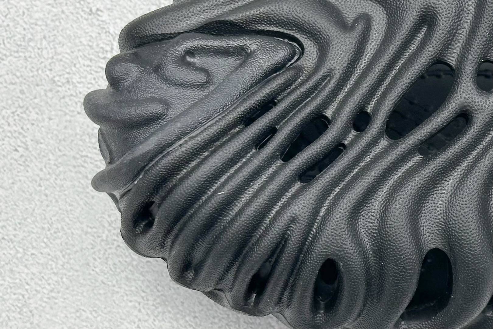 图片[7]-Salehe Bembury × Crocs Pollex Clog 卡骆驰联名指纹 洞洞凉鞋 升级原楦原数据开发修身楦型 采用高工艺EVA一次爆炸鞋底模 组合防滑耐磨水晶橡胶片 后跟魔术贴调节绑带同源一致棉实调节织带 尺码：36-46不带半-选品中心