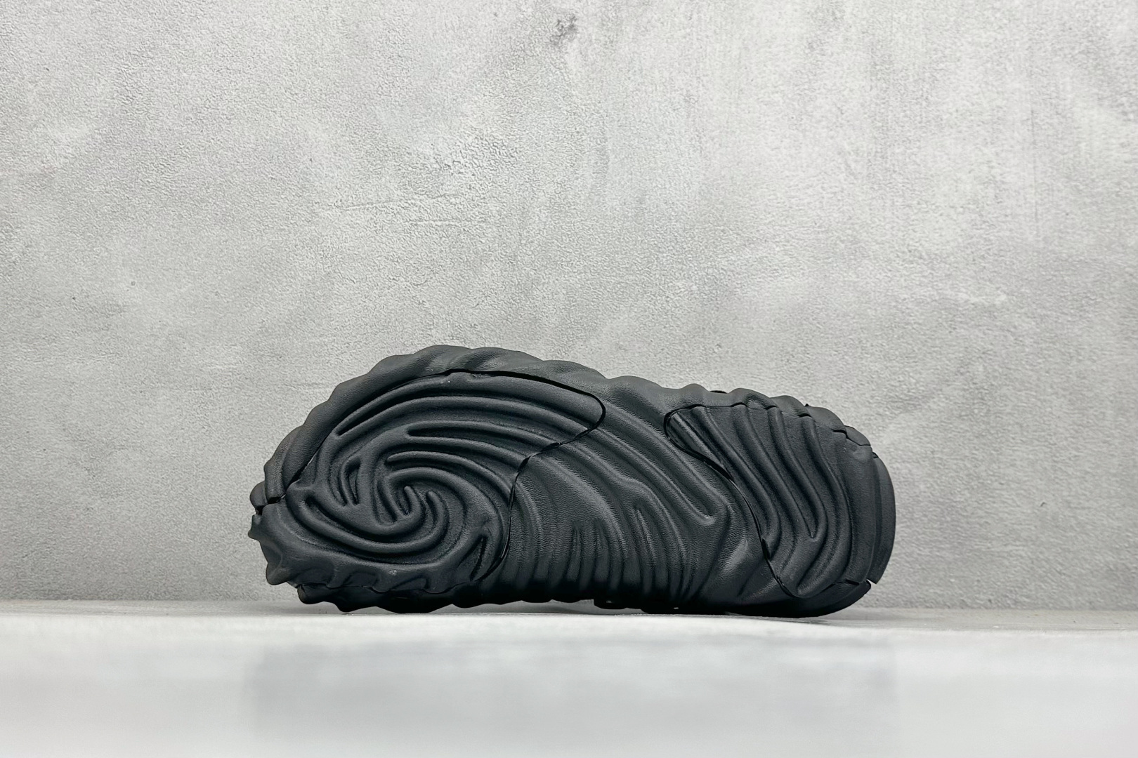 图片[4]-Salehe Bembury × Crocs Pollex Clog 卡骆驰联名指纹 洞洞凉鞋 升级原楦原数据开发修身楦型 采用高工艺EVA一次爆炸鞋底模 组合防滑耐磨水晶橡胶片 后跟魔术贴调节绑带同源一致棉实调节织带 尺码：36-46不带半-选品中心