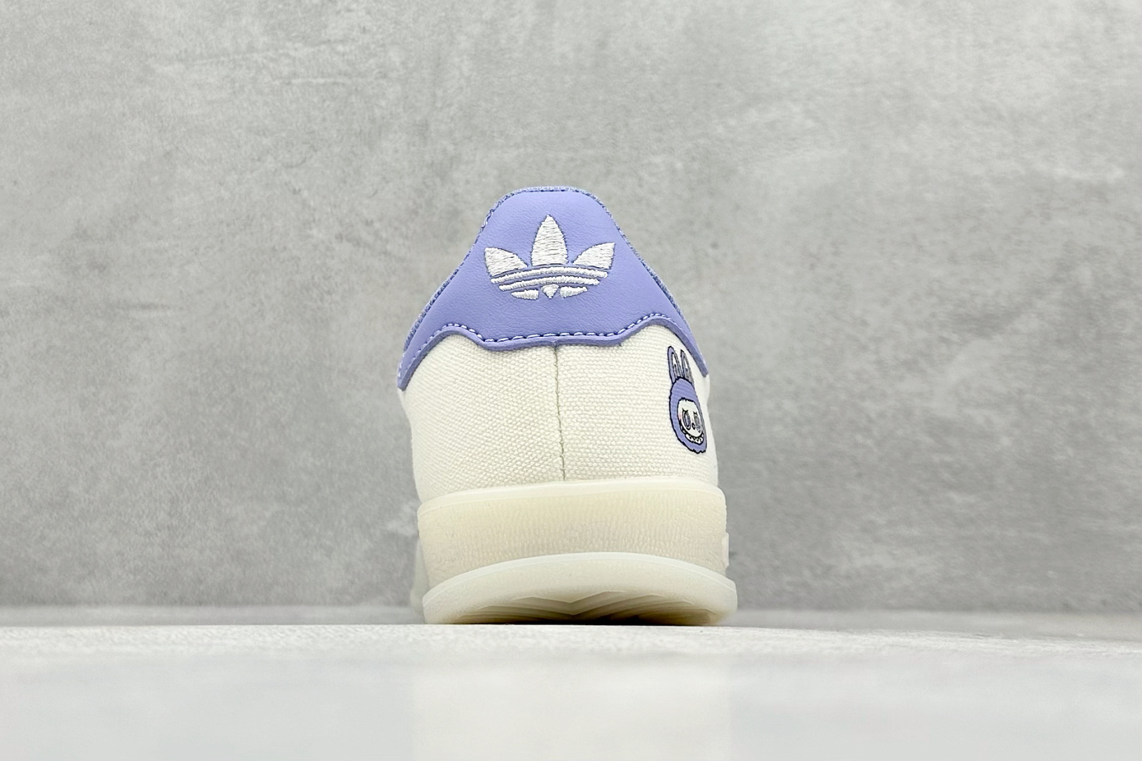 240 adidoriginals GAZELLE INDOOR Indoor T头鞋 Labubu联名 防滑耐磨轻便 低帮 板鞋  DM1234-018