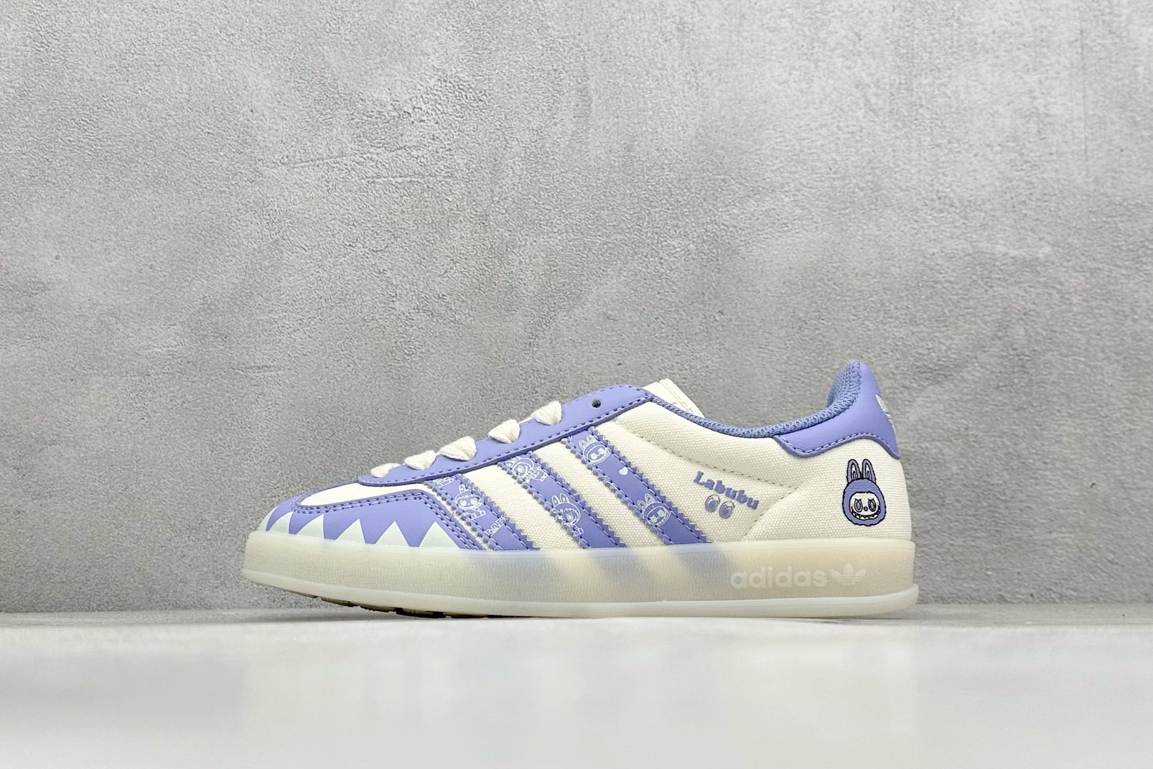240 adidoriginals GAZELLE INDOOR Indoor T头鞋 Labubu联名 防滑耐磨轻便 低帮 板鞋  DM1234-018