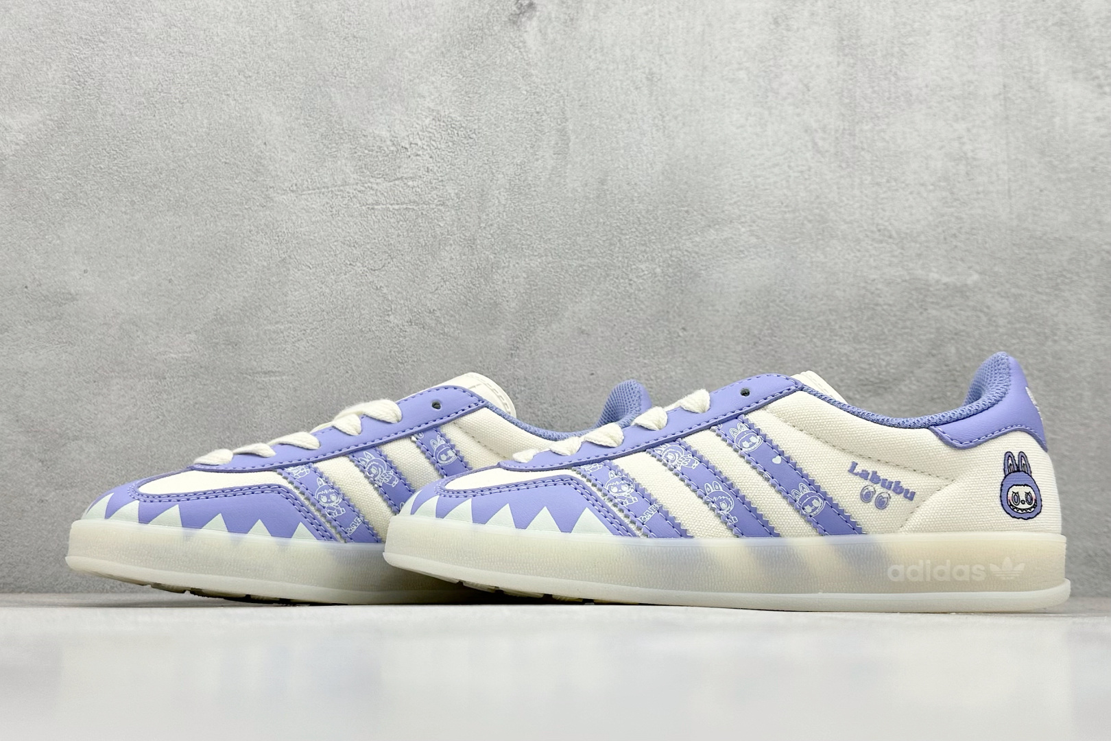 240 adidoriginals GAZELLE INDOOR Indoor T头鞋 Labubu联名 防滑耐磨轻便 低帮 板鞋  DM1234-018