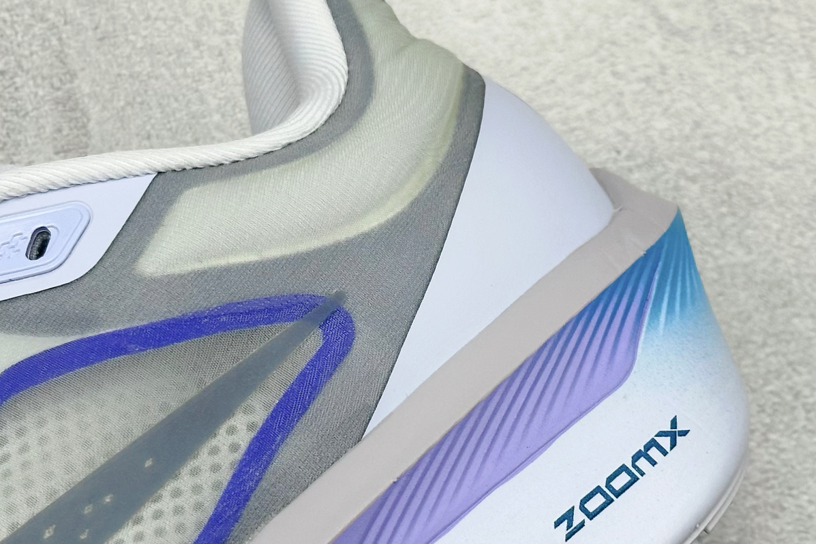 图片[9]-Nk Zoom Fly 6 耐克超弹轻盈跑步鞋  #鞋款搭载 Flyknit 材料 打造出众弹性 易于穿脱。采用React技术 轻盈耐穿泡绵打造,铸就出众回弹的顺畅迈步体验。结合内置碳纤维板,塑就柔韧灵活的迈步体验。 货号：FN8454-002  尺码：39 40 40.5 41 42 42.5 43 44 44.5 45-选品中心