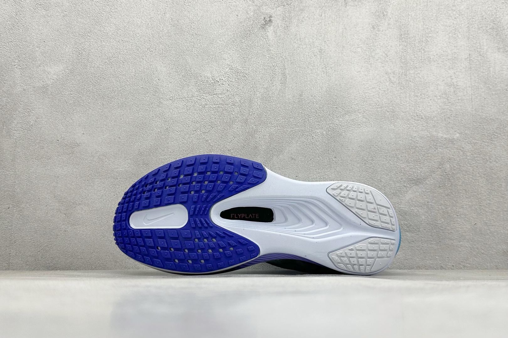 图片[4]-Nk Zoom Fly 6 耐克超弹轻盈跑步鞋  #鞋款搭载 Flyknit 材料 打造出众弹性 易于穿脱。采用React技术 轻盈耐穿泡绵打造,铸就出众回弹的顺畅迈步体验。结合内置碳纤维板,塑就柔韧灵活的迈步体验。 货号：FN8454-002  尺码：39 40 40.5 41 42 42.5 43 44 44.5 45-选品中心