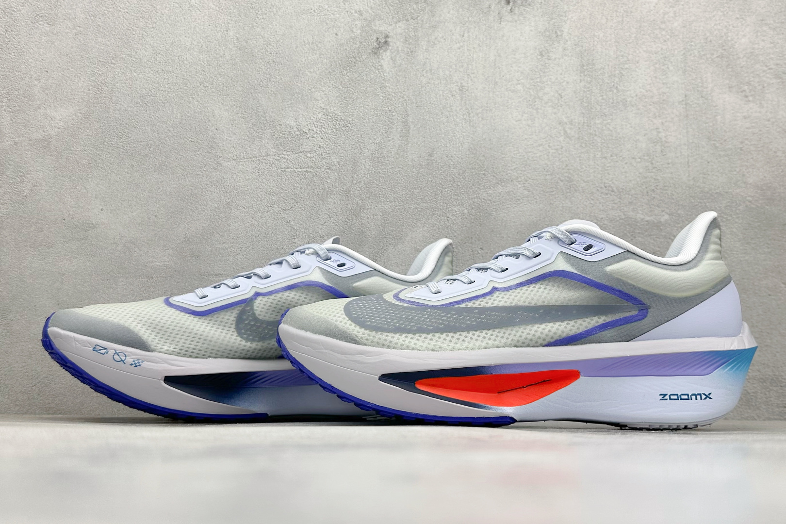 图片[5]-Nk Zoom Fly 6 耐克超弹轻盈跑步鞋  #鞋款搭载 Flyknit 材料 打造出众弹性 易于穿脱。采用React技术 轻盈耐穿泡绵打造,铸就出众回弹的顺畅迈步体验。结合内置碳纤维板,塑就柔韧灵活的迈步体验。 货号：FN8454-002  尺码：39 40 40.5 41 42 42.5 43 44 44.5 45-选品中心