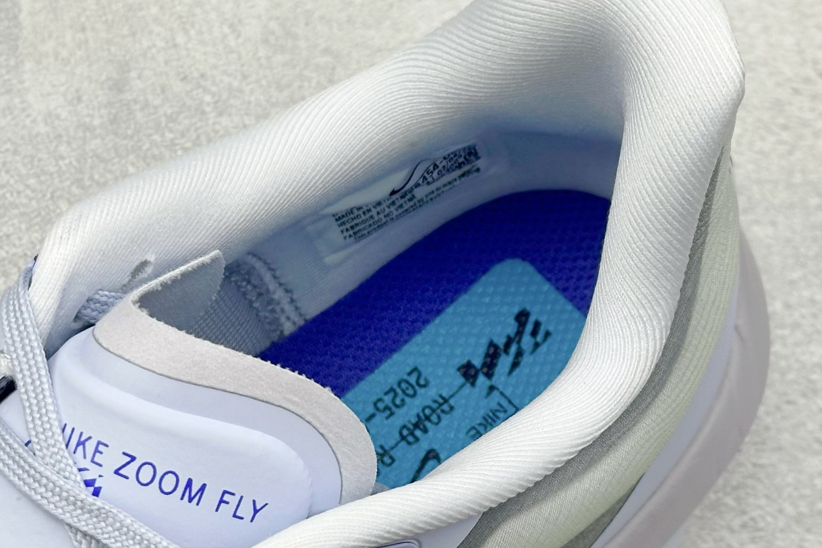 图片[8]-Nk Zoom Fly 6 耐克超弹轻盈跑步鞋  #鞋款搭载 Flyknit 材料 打造出众弹性 易于穿脱。采用React技术 轻盈耐穿泡绵打造,铸就出众回弹的顺畅迈步体验。结合内置碳纤维板,塑就柔韧灵活的迈步体验。 货号：FN8454-002  尺码：39 40 40.5 41 42 42.5 43 44 44.5 45-选品中心
