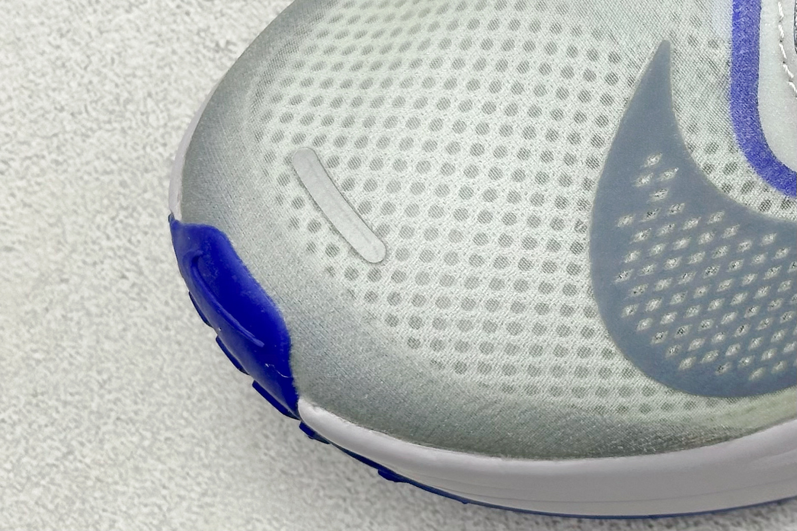 图片[7]-Nk Zoom Fly 6 耐克超弹轻盈跑步鞋  #鞋款搭载 Flyknit 材料 打造出众弹性 易于穿脱。采用React技术 轻盈耐穿泡绵打造,铸就出众回弹的顺畅迈步体验。结合内置碳纤维板,塑就柔韧灵活的迈步体验。 货号：FN8454-002  尺码：39 40 40.5 41 42 42.5 43 44 44.5 45-选品中心