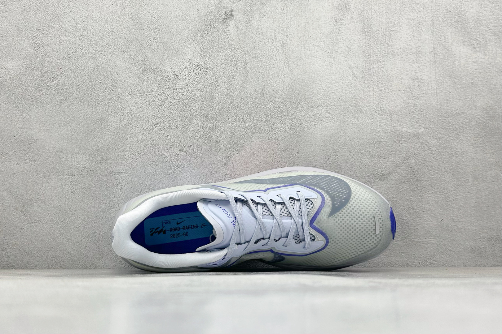 图片[3]-Nk Zoom Fly 6 耐克超弹轻盈跑步鞋  #鞋款搭载 Flyknit 材料 打造出众弹性 易于穿脱。采用React技术 轻盈耐穿泡绵打造,铸就出众回弹的顺畅迈步体验。结合内置碳纤维板,塑就柔韧灵活的迈步体验。 货号：FN8454-002  尺码：39 40 40.5 41 42 42.5 43 44 44.5 45-选品中心