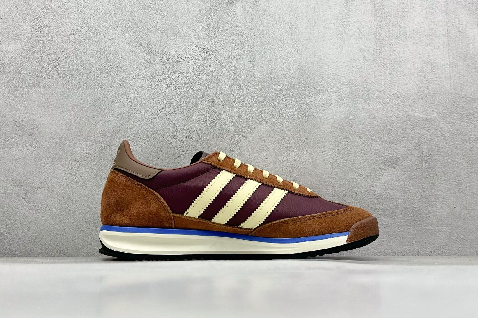 180 AD Originals SL 72 RS 阿迪经典复古慢跑鞋  RS3425