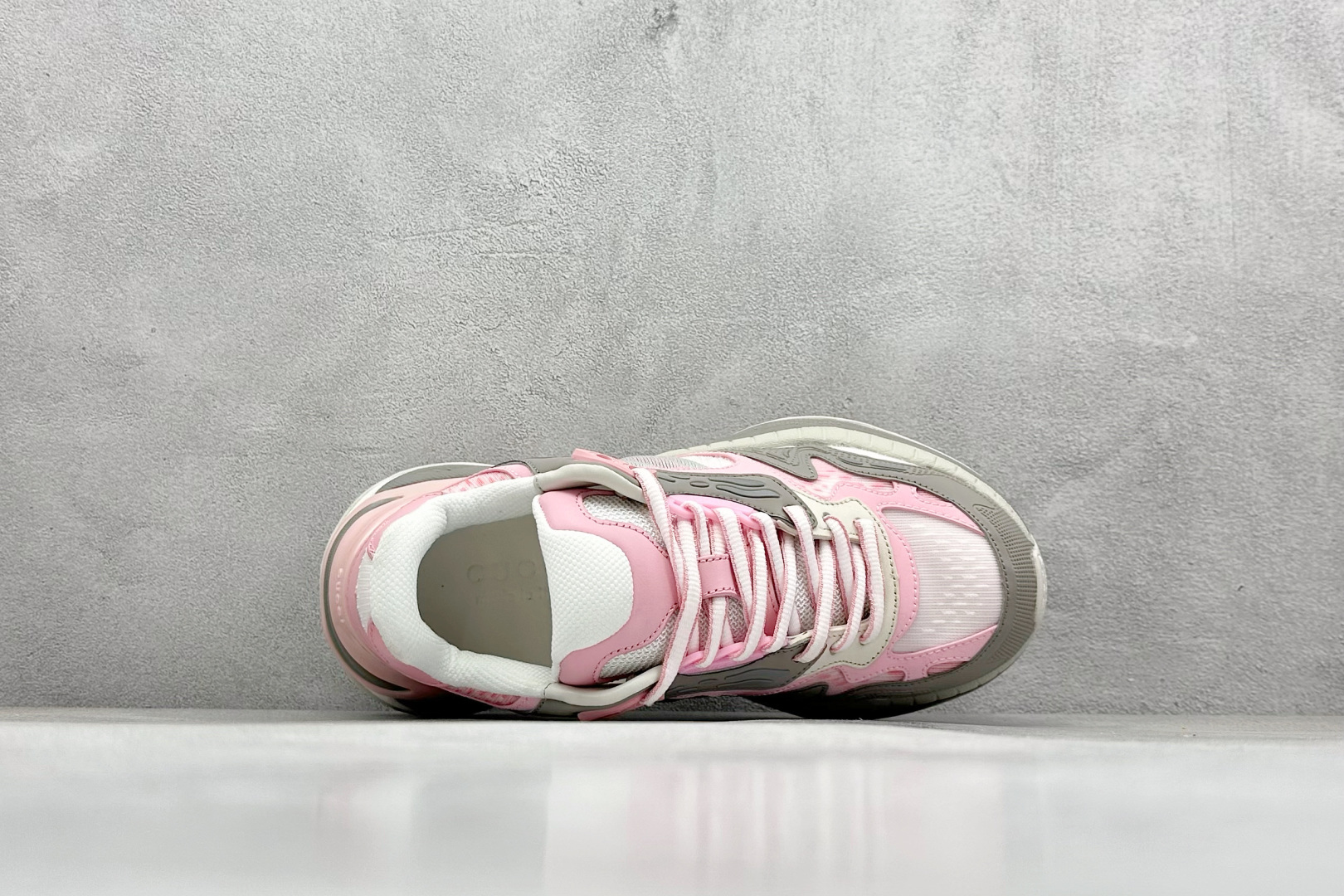 图片[3]-GUCCI/古驰 老爹鞋 圆头抽绳 百搭休闲男女运动鞋明星同款缓震慢跑鞋 此款拥有舒适的鞋面，具有很好的延展性，后跟采用柔软材质能够舒适贴合脚踝， 穿着轻松，让您在平时生活中有舒适和轻松的体验。 尺码：36 36.5 37.5 38 38.5 39 40-选品中心