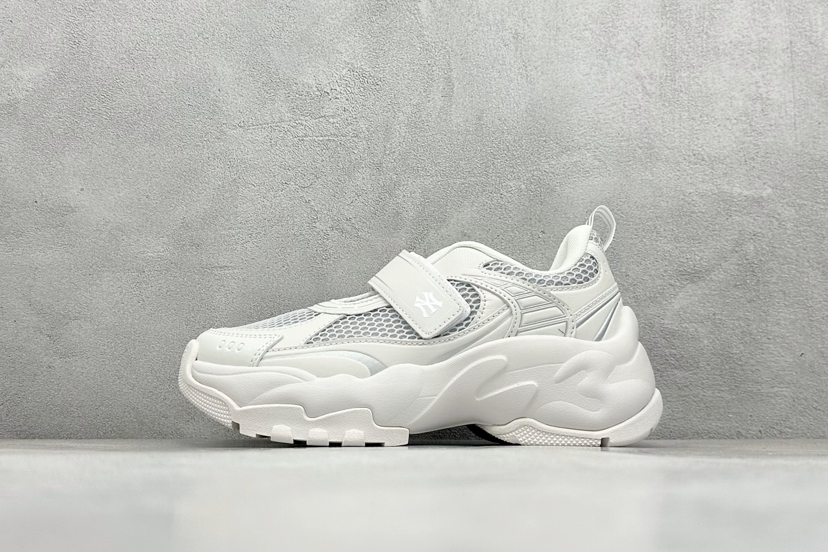 MLB Big Ball Chunky Mesh 厚底老爹系列低帮魔术贴轻量休闲运动慢跑鞋 尺码：35 36 37 37.5 38 38.5 39 40 40.5 41 42 42.5 43 44 45-选品中心