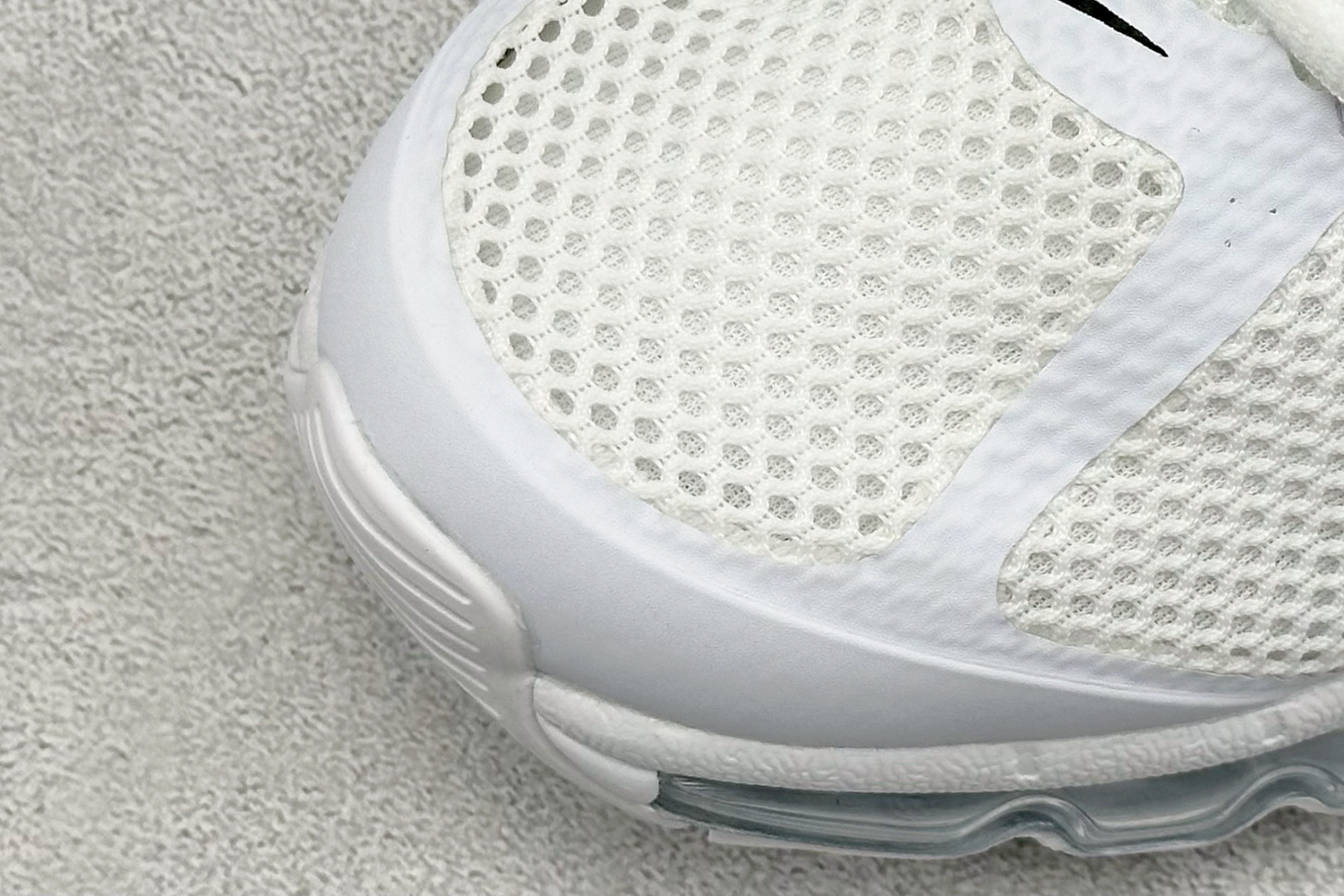 180 NIKE Air Max 2013 耐克复古透气网布 全掌气垫 缓震跑步鞋 HF4884-100