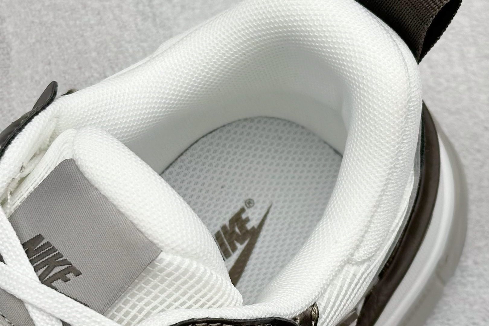 190 NIKE V2K Runtekk 减震防滑复古低帮跑步鞋 HV6416-200