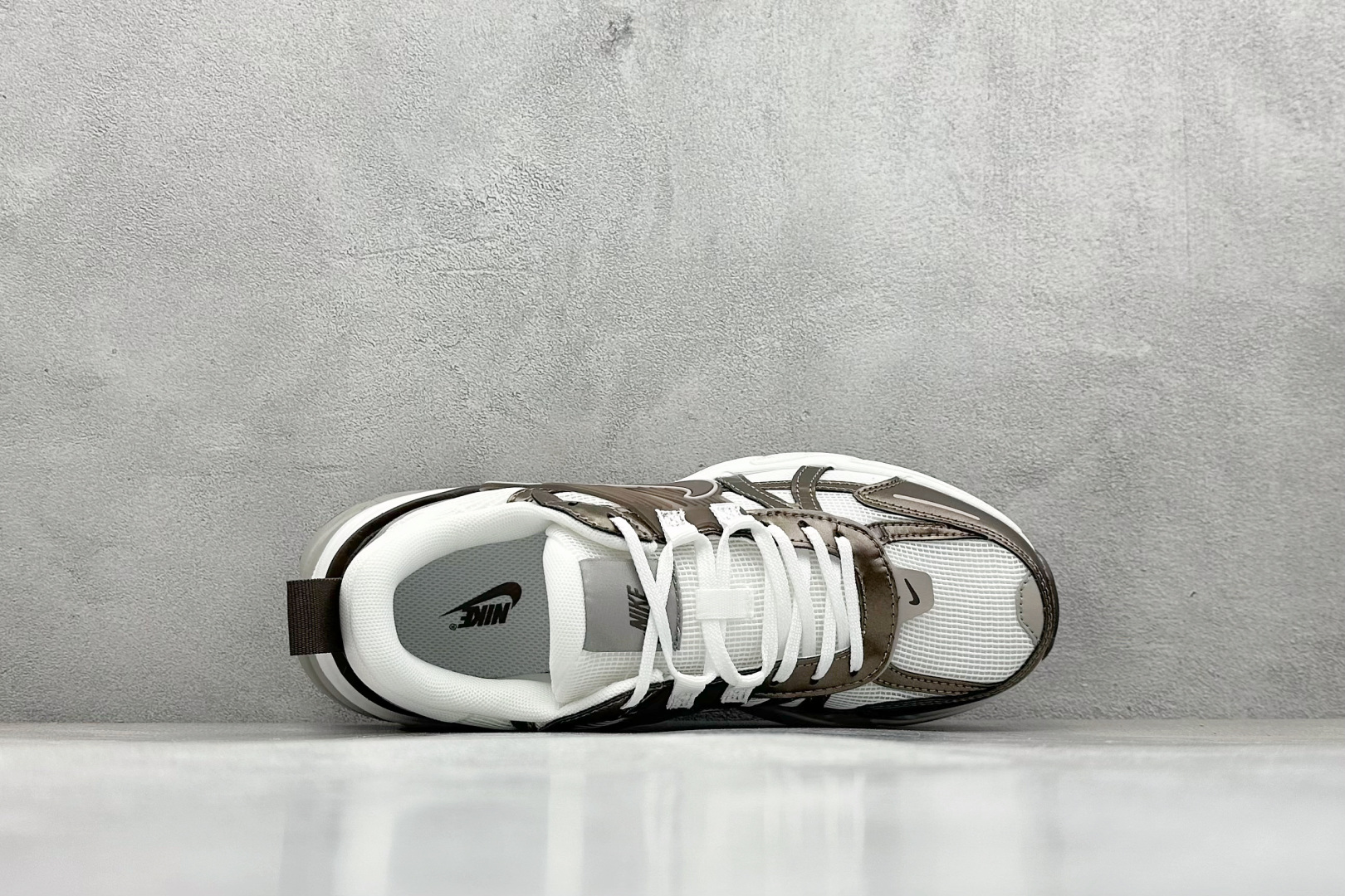 190 NIKE V2K Runtekk 减震防滑复古低帮跑步鞋 HV6416-200