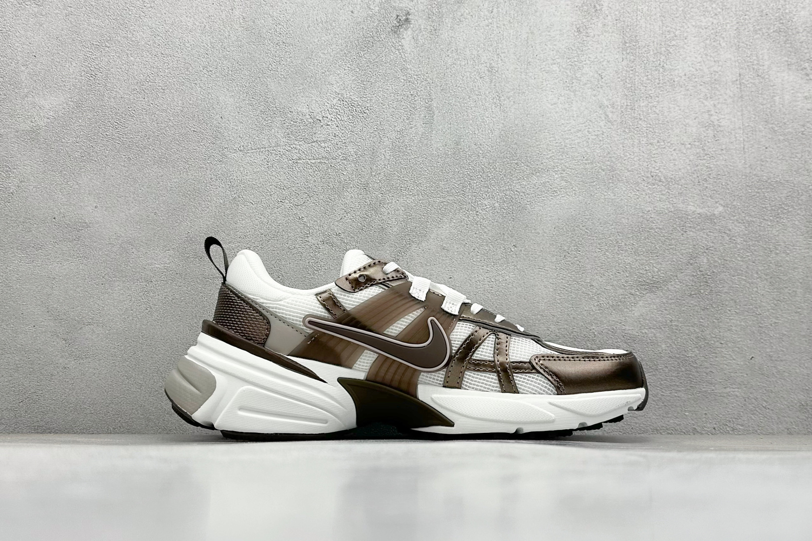 190 NIKE V2K Runtekk 减震防滑复古低帮跑步鞋 HV6416-200
