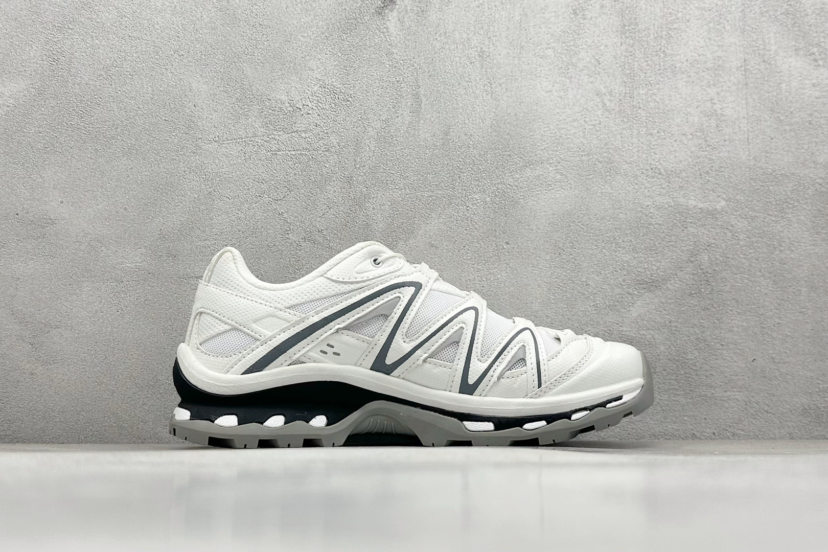 图片[2]-福利特价  Salomon XT-Quest 萨洛蒙复古机能潮流休闲跑鞋 鞋面覆盖TPU支撑 轻量透气欧索莱环保去臭环型组合鞋垫 三层双层组合橡胶ACS科技全地形锯齿防滑大底 UP团队监工打造 原鞋原数据纸板打造 细节提升 平台/外贸/高端零售专供品质 货号：410523 36 GO 尺码：36 36.5 37 38 38.5 39 40 40.5 41 42 42.5 43 44 45-选品中心