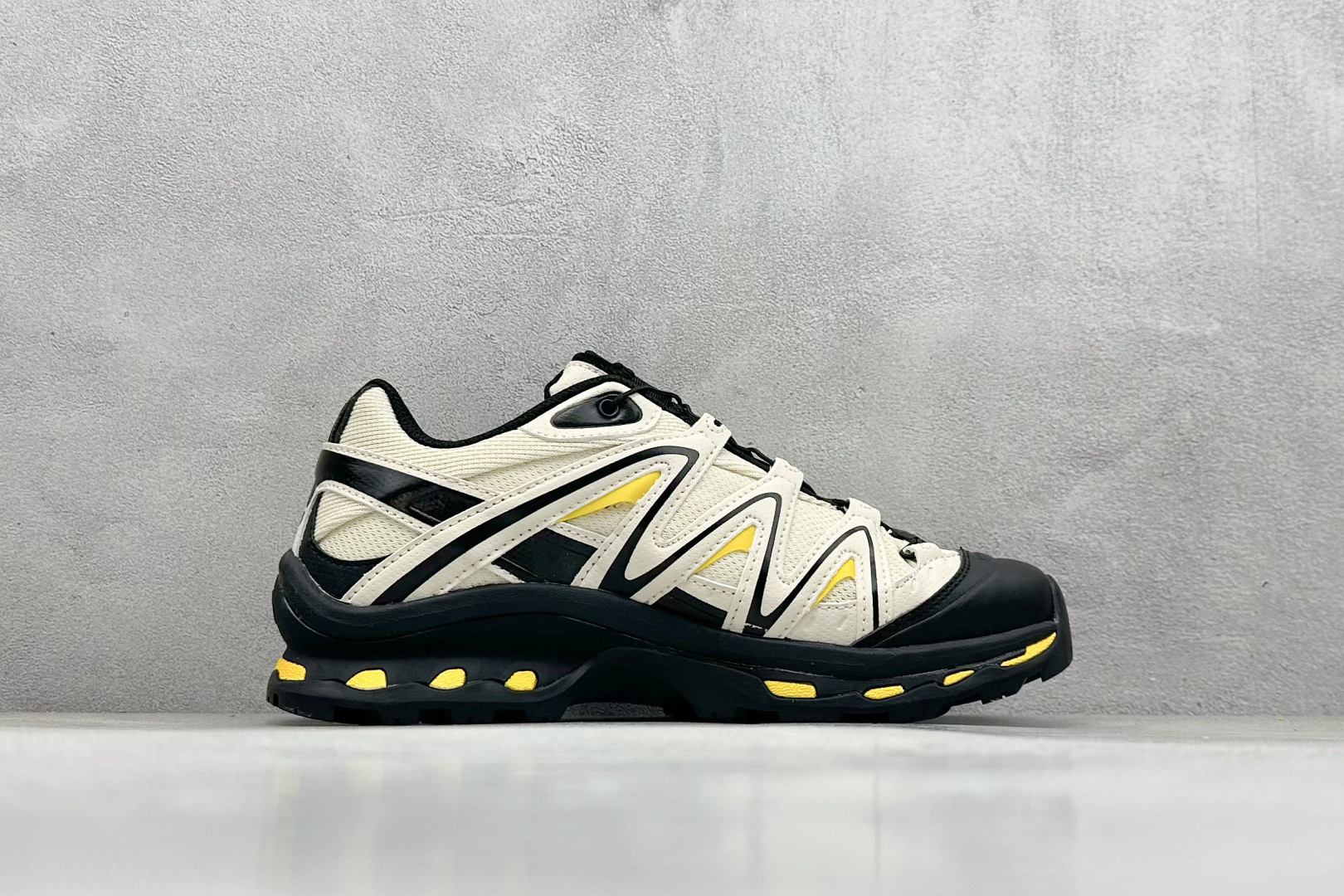 图片[2]-福利特价  Salomon XT-Quest 萨洛蒙复古机能潮流休闲跑鞋 鞋面覆盖TPU支撑 轻量透气欧索莱环保去臭环型组合鞋垫 三层双层组合橡胶ACS科技全地形锯齿防滑大底 UP团队监工打造 原鞋原数据纸板打造 细节提升 平台/外贸/高端零售专供品质 货号：477810 21 GO 尺码：36 36.5 37 38 38.5 39 40 40.5 41 42 42.5 43 44 45-选品中心