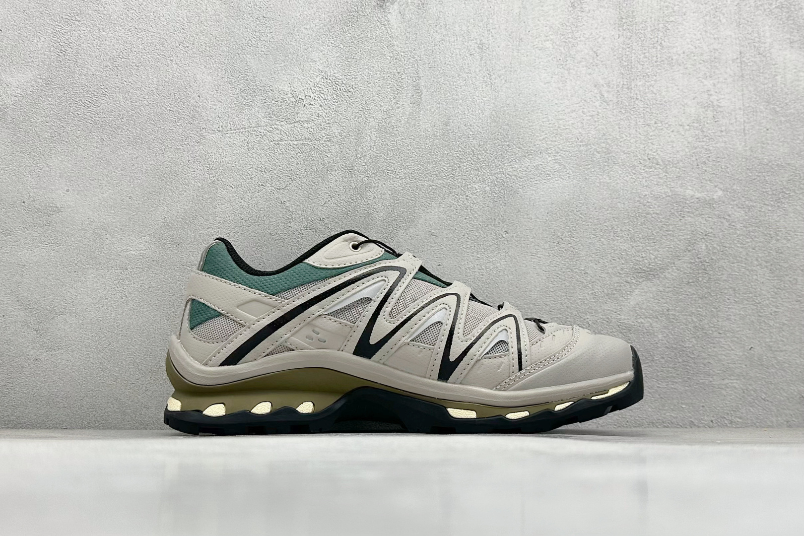 图片[2]-福利特价  Salomon XT-Quest 萨洛蒙复古机能潮流休闲跑鞋 鞋面覆盖TPU支撑 轻量透气欧索莱环保去臭环型组合鞋垫 三层双层组合橡胶ACS科技全地形锯齿防滑大底 UP团队监工打造 原鞋原数据纸板打造 细节提升 平台/外贸/高端零售专供品质 货号：474790 27 GO 尺码：36 36.5 37 38 38.5 39 40 40.5 41 42 42.5 43 44 45-选品中心