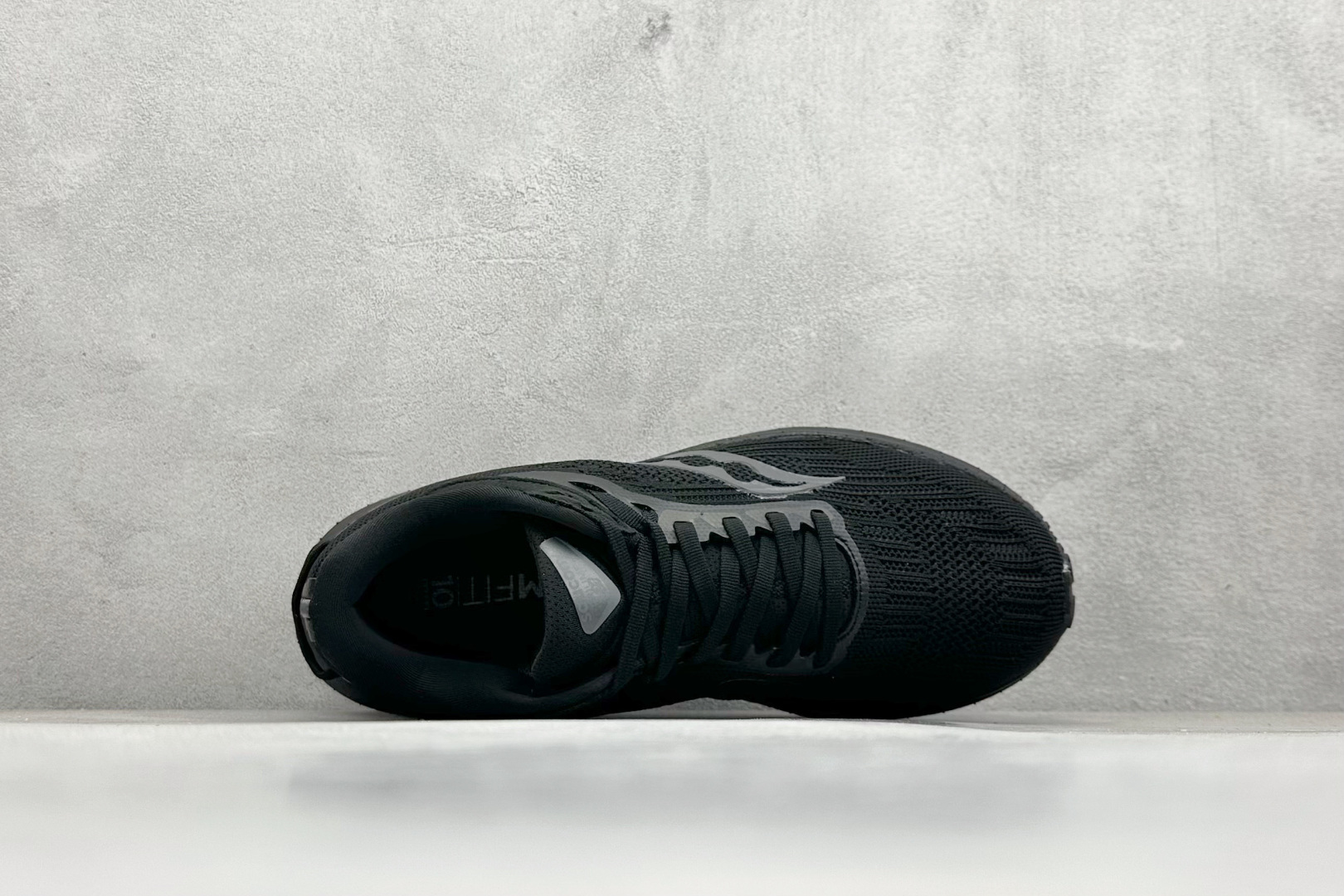 图片[3]-SF版Saucony Triumph 21 索康尼旗舰级缓震型跑鞋 全新FLAT-KNIT鞋面 更能柔软包裹锁定脚面 PWRRUN+缓震中底重新调教的中底材料 回弹更好 10MM的坡差 更适合大部分人的跑姿 7MM PWRRUN+鞋垫进一步提升缓震回弹性能 XT-900升级橡胶大底 让抓地力与耐磨性更进一步 货号： S20881 尺码： 36 37.5 38 38.5 39 40 40.5 41 42 42.5 43 44 45-选品中心