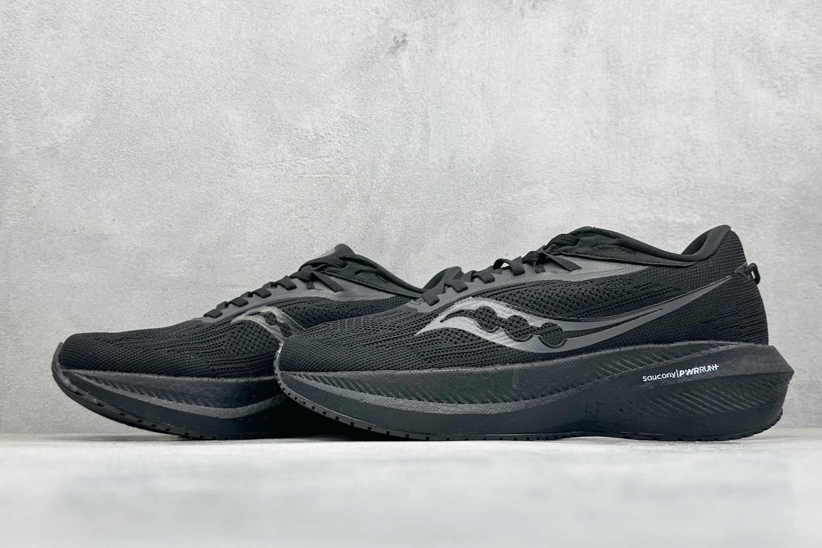 图片[5]-SF版Saucony Triumph 21 索康尼旗舰级缓震型跑鞋 全新FLAT-KNIT鞋面 更能柔软包裹锁定脚面 PWRRUN+缓震中底重新调教的中底材料 回弹更好 10MM的坡差 更适合大部分人的跑姿 7MM PWRRUN+鞋垫进一步提升缓震回弹性能 XT-900升级橡胶大底 让抓地力与耐磨性更进一步 货号： S20881 尺码： 36 37.5 38 38.5 39 40 40.5 41 42 42.5 43 44 45-选品中心