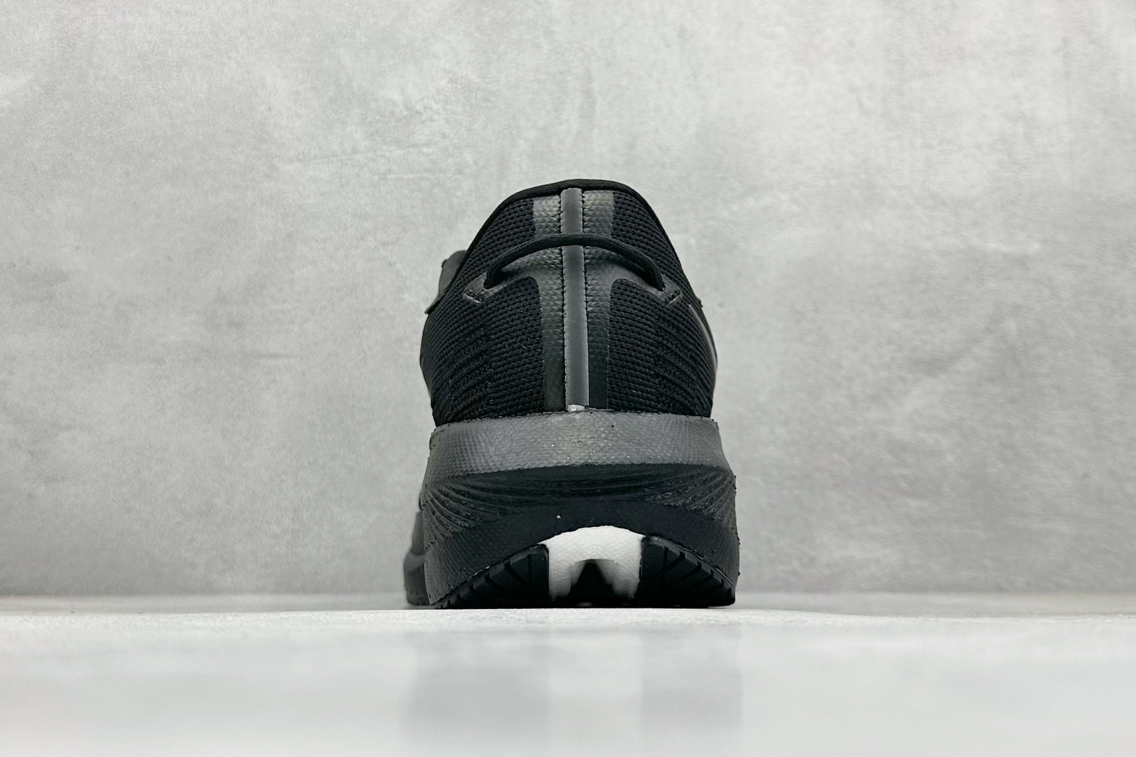 图片[6]-SF版Saucony Triumph 21 索康尼旗舰级缓震型跑鞋 全新FLAT-KNIT鞋面 更能柔软包裹锁定脚面 PWRRUN+缓震中底重新调教的中底材料 回弹更好 10MM的坡差 更适合大部分人的跑姿 7MM PWRRUN+鞋垫进一步提升缓震回弹性能 XT-900升级橡胶大底 让抓地力与耐磨性更进一步 货号： S20881 尺码： 36 37.5 38 38.5 39 40 40.5 41 42 42.5 43 44 45-选品中心