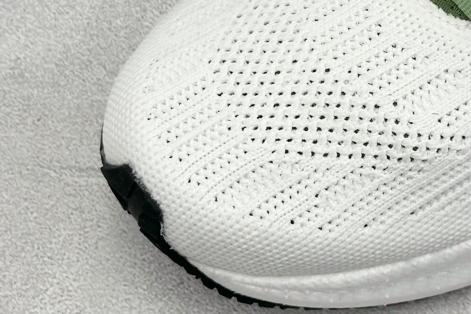 图片[7]-SF版Saucony Triumph 21 索康尼旗舰级缓震型跑鞋 全新FLAT-KNIT鞋面 更能柔软包裹锁定脚面 PWRRUN+缓震中底重新调教的中底材料 回弹更好 10MM的坡差 更适合大部分人的跑姿 7MM PWRRUN+鞋垫进一步提升缓震回弹性能 XT-900升级橡胶大底 让抓地力与耐磨性更进一步 货号： S20881 尺码： 36 37.5 38 38.5 39 40 40.5 41 42 42.5 43 44 45-选品中心