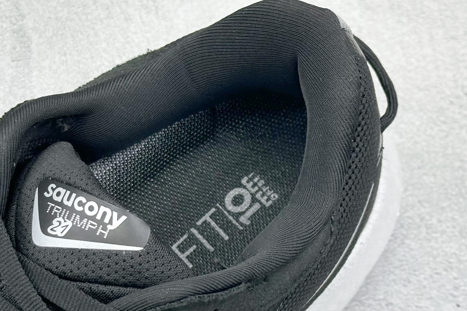 图片[8]-SF版Saucony Triumph 21 索康尼旗舰级缓震型跑鞋 全新FLAT-KNIT鞋面 更能柔软包裹锁定脚面 PWRRUN+缓震中底重新调教的中底材料 回弹更好 10MM的坡差 更适合大部分人的跑姿 7MM PWRRUN+鞋垫进一步提升缓震回弹性能 XT-900升级橡胶大底 让抓地力与耐磨性更进一步 货号： S20881 尺码： 36 37.5 38 38.5 39 40 40.5 41 42 42.5 43 44 45-选品中心