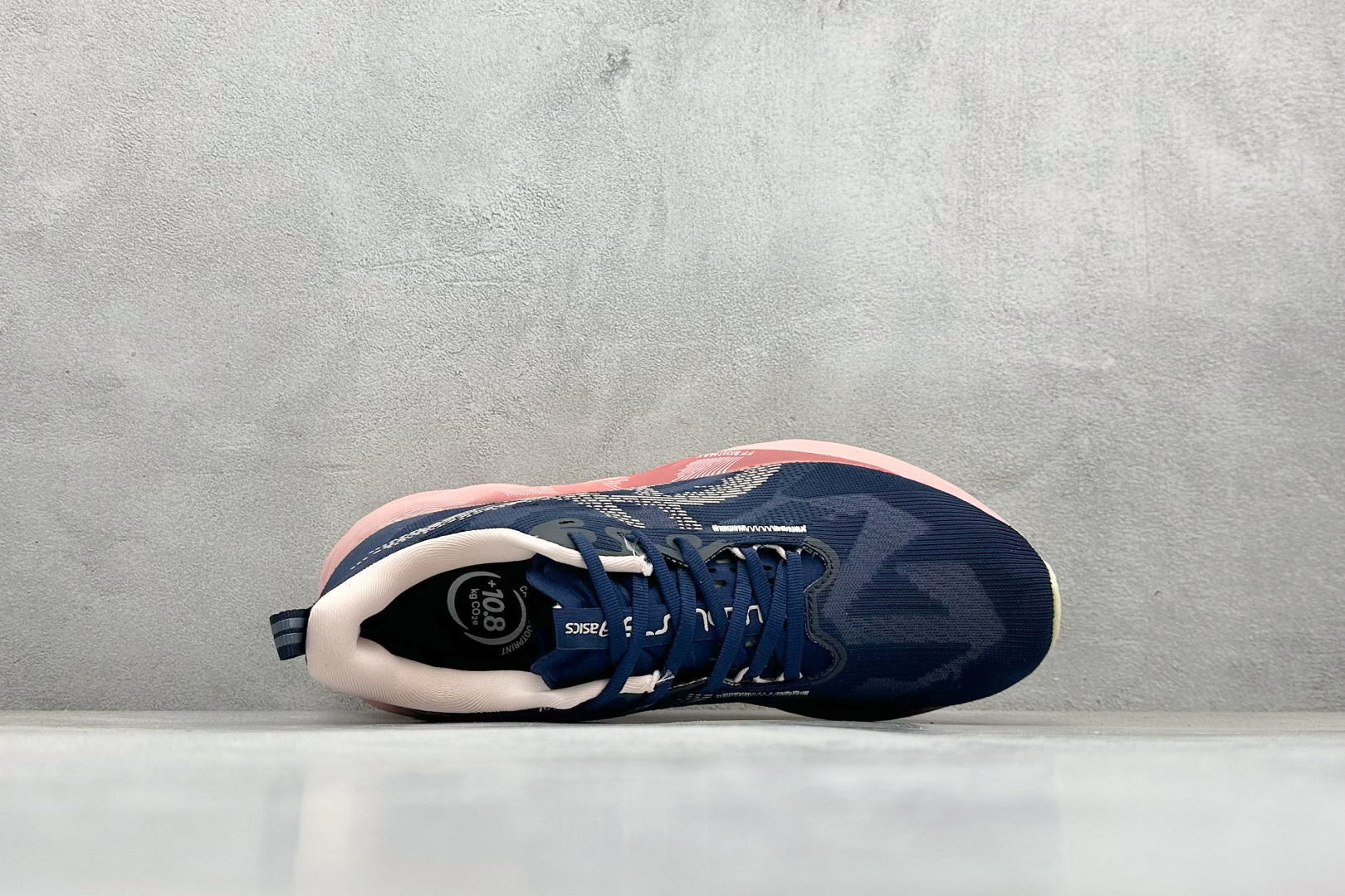 图片[3]-FS版Asics Novablast 5 低帮轻量透气缓震休闲运动跑步鞋 采用单丝纤维网布鞋面材质 鞋口圈柔软反绒皮材料 全新EVA与OBC混合发泡中底 外置防滑耐磨大底片 货号： 1012B765-400 尺码：36 36.5 37.5 38 38.5 39 40 40.5 41 42 42.5 43 44 45-选品中心