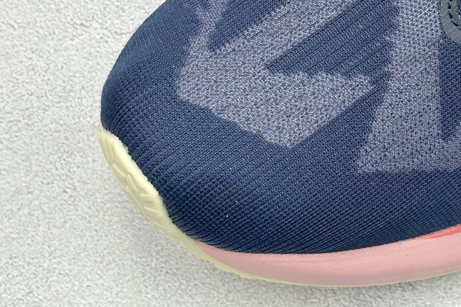 图片[7]-FS版Asics Novablast 5 低帮轻量透气缓震休闲运动跑步鞋 采用单丝纤维网布鞋面材质 鞋口圈柔软反绒皮材料 全新EVA与OBC混合发泡中底 外置防滑耐磨大底片 货号： 1012B765-400 尺码：36 36.5 37.5 38 38.5 39 40 40.5 41 42 42.5 43 44 45-选品中心