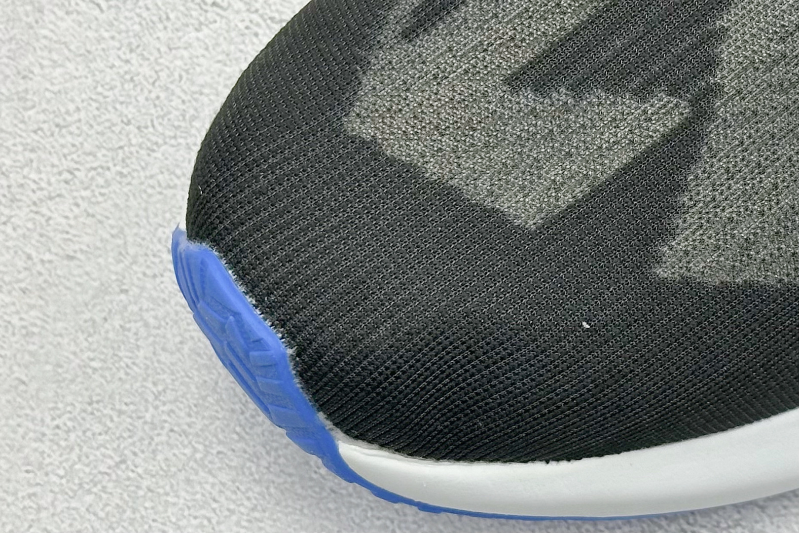 图片[7]-FS版Asics Novablast 5 低帮轻量透气缓震休闲运动跑步鞋 采用单丝纤维网布鞋面材质 鞋口圈柔软反绒皮材料 全新EVA与OBC混合发泡中底 外置防滑耐磨大底片 货号： 1011B794-001 尺码：36 36.5 37.5 38 38.5 39 40 40.5 41 42 42.5 43 44 45-选品中心