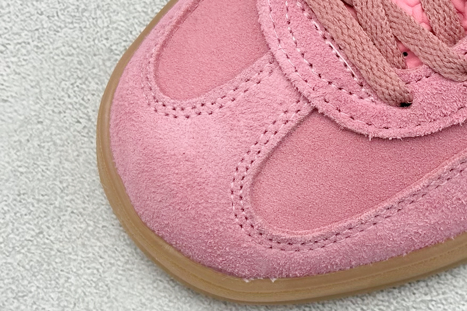 图片[7]-YH长青福利  AD Originals Gazelle INdoor 三叶草休闲防滑耐磨低帮板鞋 鞋头出色设计 塑就出众贴合感 稳固的后跟贴合足部曲线设计 软弹舒适 不易磨脚 橡胶鞋底配合防滑纹路设计 平稳抓地 货号：IE7002-选品中心