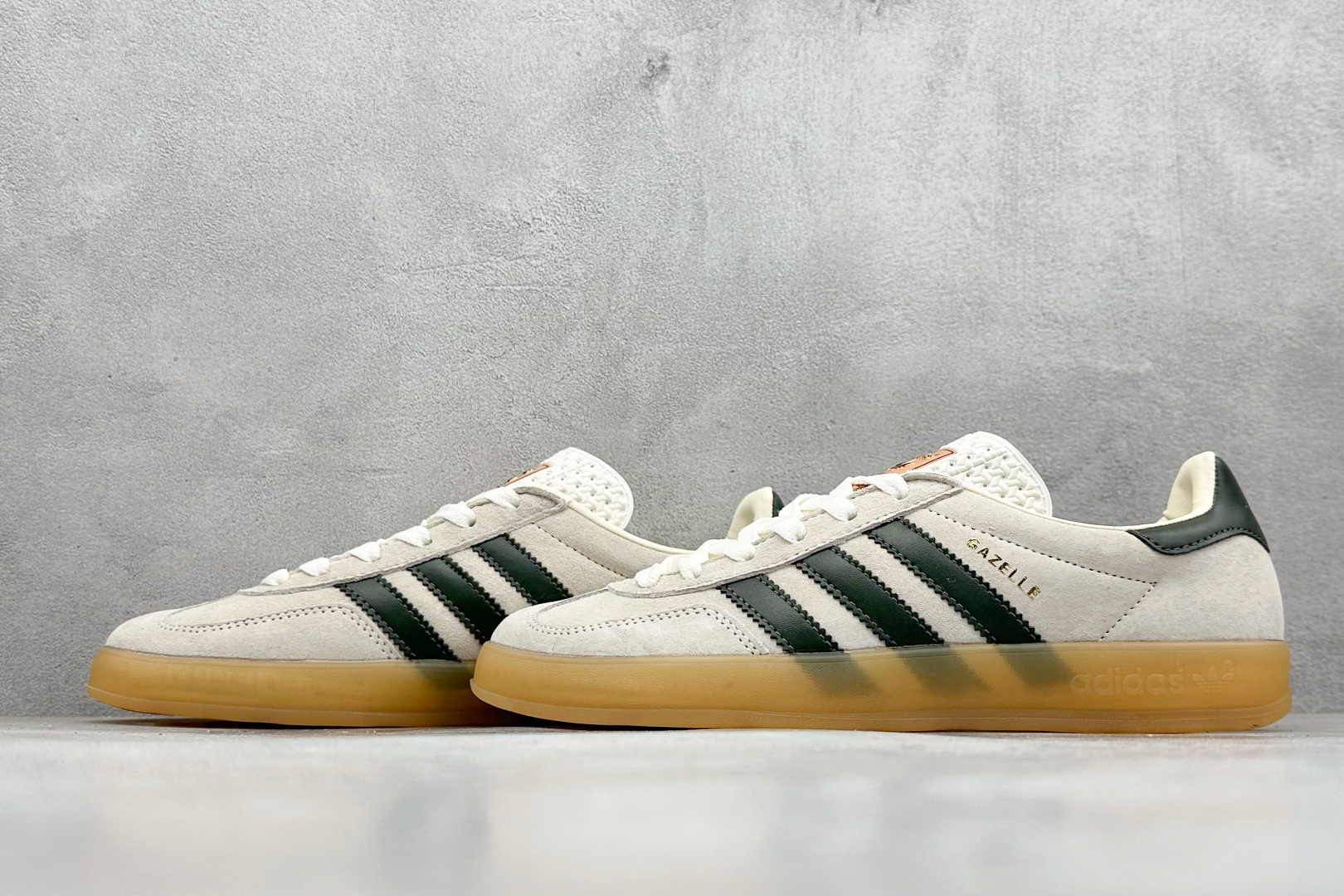 图片[5]-YH长青福利  AD Originals Gazelle INdoor 三叶草休闲防滑耐磨低帮板鞋 鞋头出色设计 塑就出众贴合感 稳固的后跟贴合足部曲线设计 软弹舒适 不易磨脚 橡胶鞋底配合防滑纹路设计 平稳抓地 货号：IH7502-选品中心