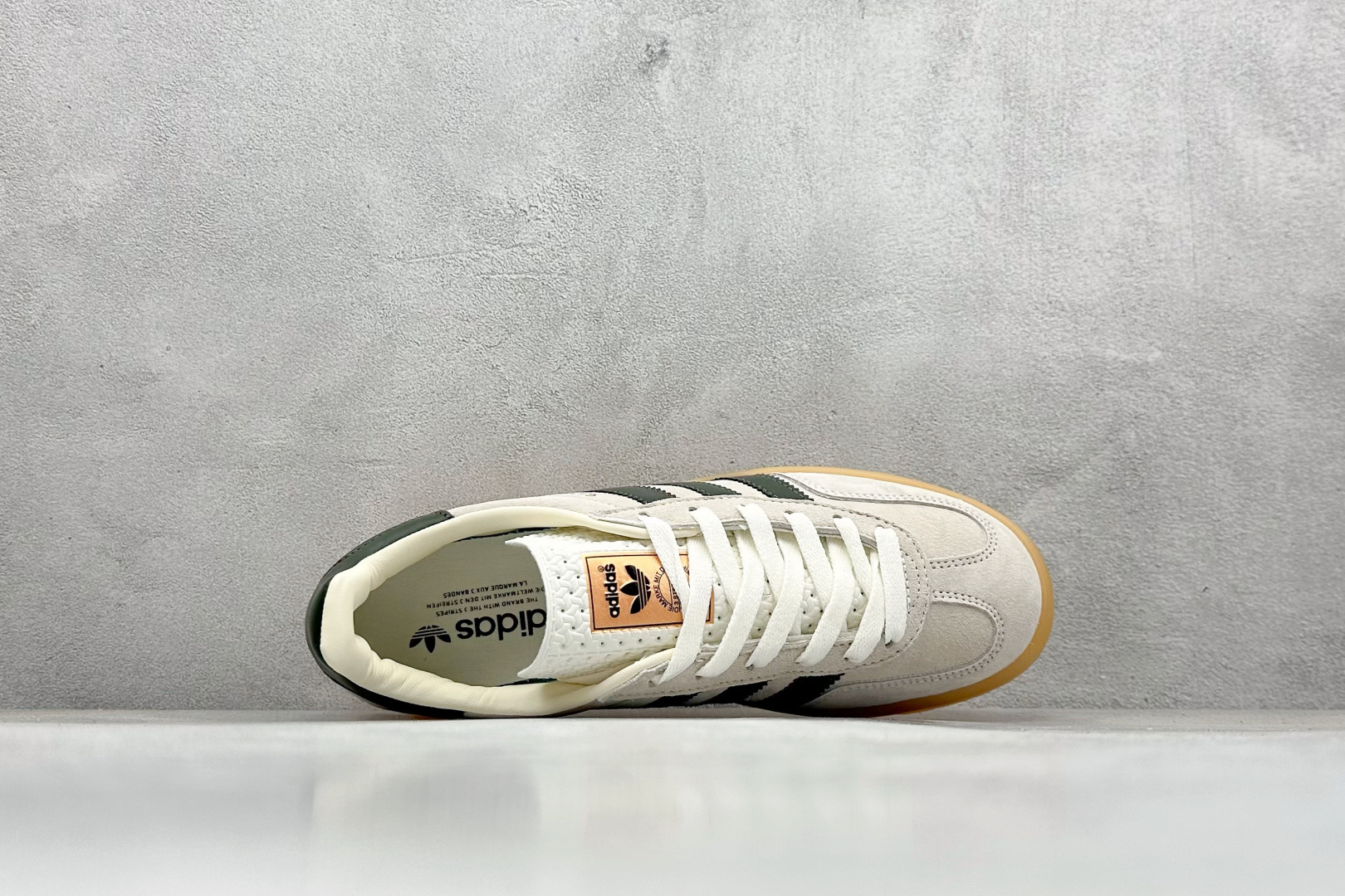 图片[3]-YH长青福利  AD Originals Gazelle INdoor 三叶草休闲防滑耐磨低帮板鞋 鞋头出色设计 塑就出众贴合感 稳固的后跟贴合足部曲线设计 软弹舒适 不易磨脚 橡胶鞋底配合防滑纹路设计 平稳抓地 货号：IH7502-选品中心