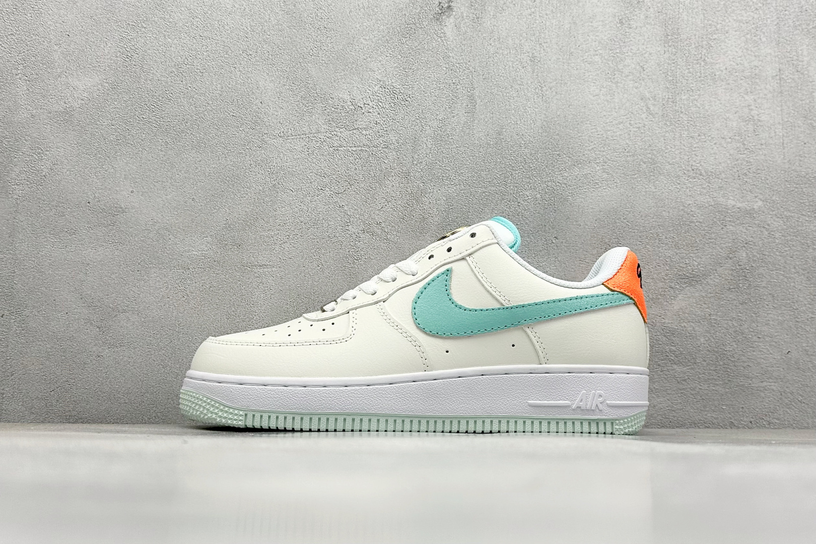 图片[5]-福利特价  Nike Air Force 1‘07 Low 空军一号低帮休闲板鞋 #原楦头原纸板 原装鞋盒 定制五金配件 内置全掌气垫 原厂鞋底 货号：CJ2288-001 尺码：36 36.5 37.5 38 38.5 39 40 40.5 41 42 42.5 43 44 44.5 45-选品中心