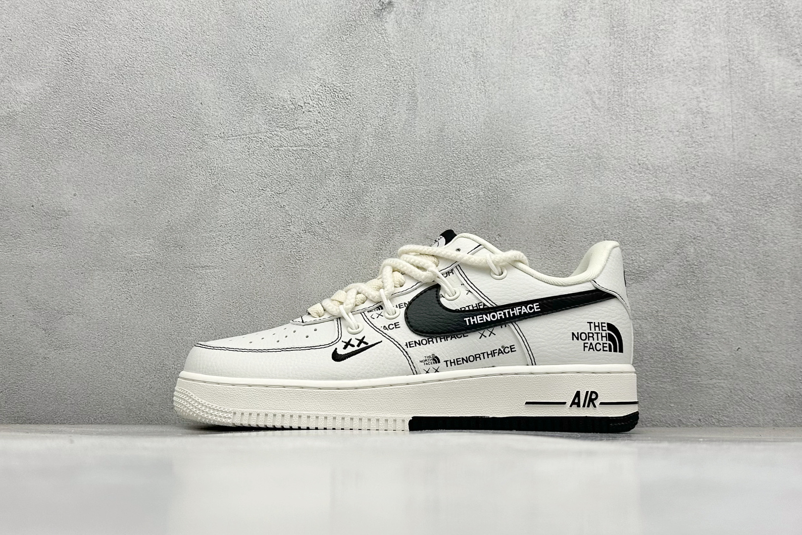 240 Nike Air Force 1 Low 07 x The North Face 白黑绑带小勾  AM1588-012