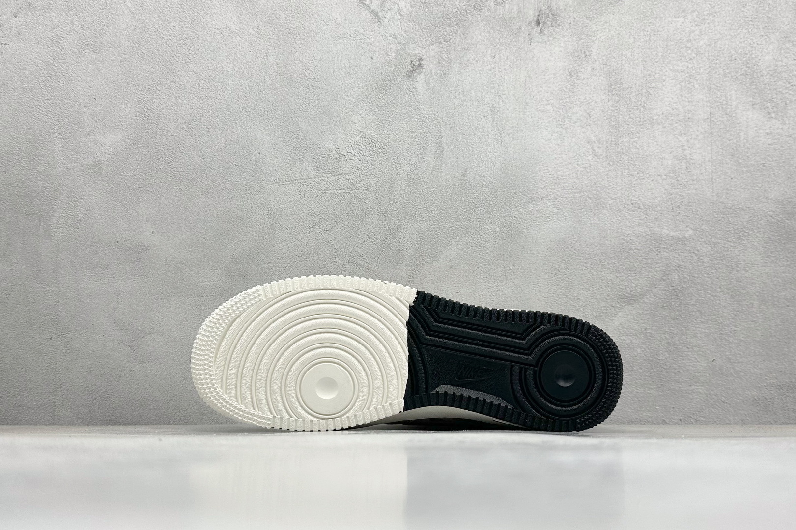 240 Nike Air Force 1 Low 07 x The North Face 白黑绑带小勾  AM1588-012