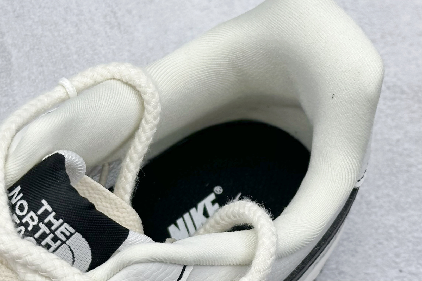 240 Nike Air Force 1 Low 07 x The North Face 白黑绑带小勾  AM1588-012
