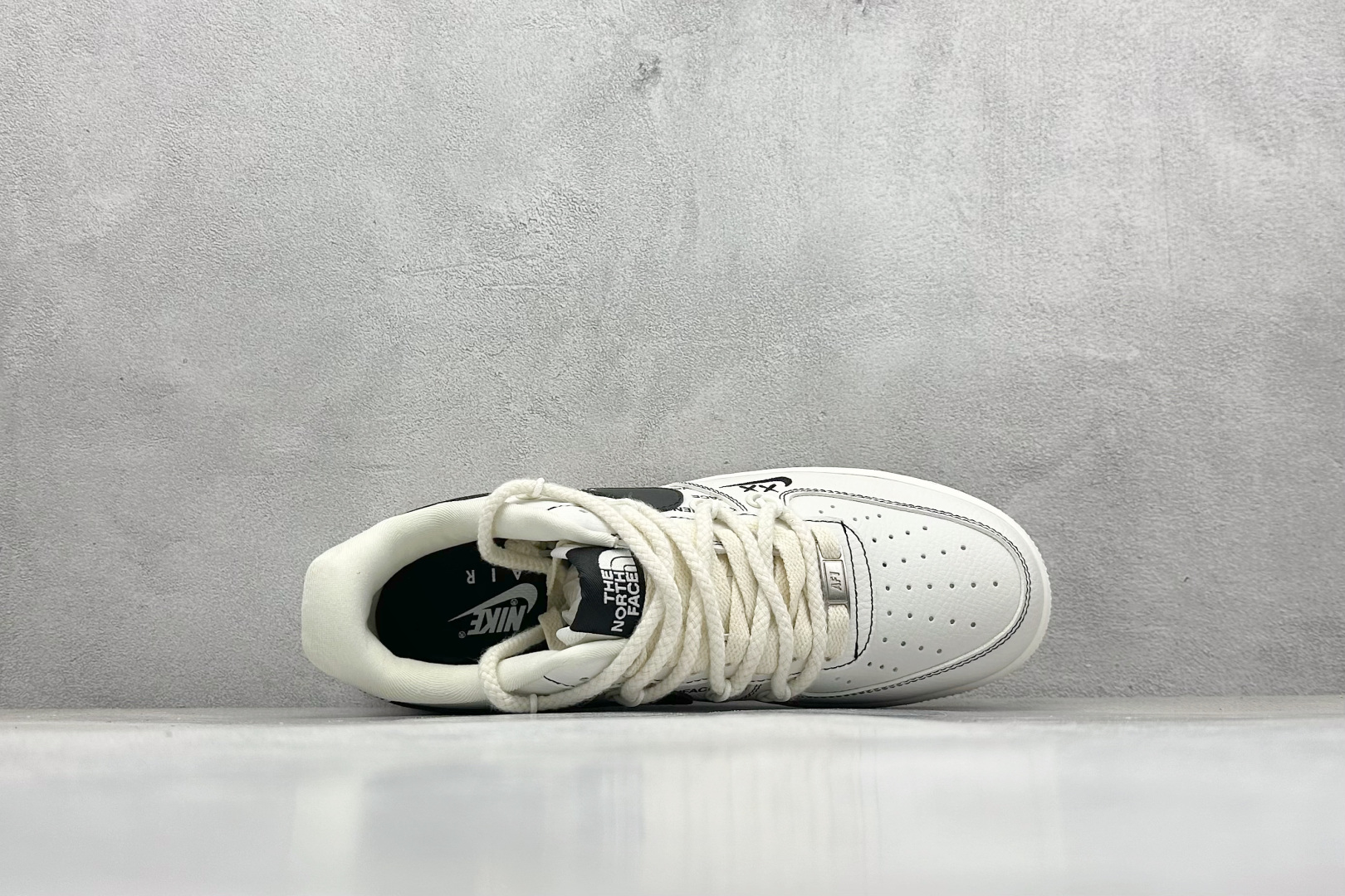 240 Nike Air Force 1 Low 07 x The North Face 白黑绑带小勾  AM1588-012