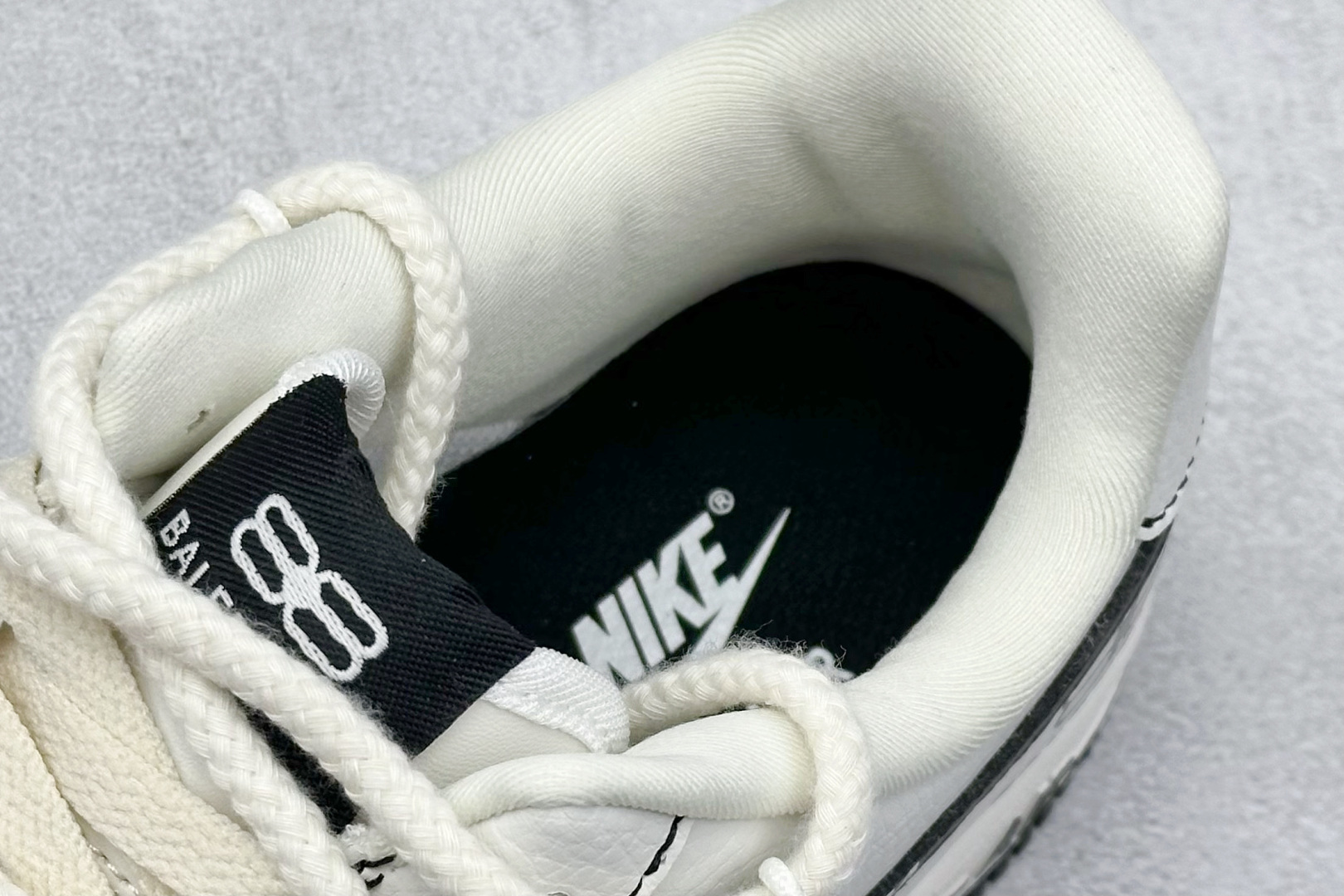 240 Nike Air Force 1 Low 07 x Balenciaga 白黑绑带小钩  AM1588-019