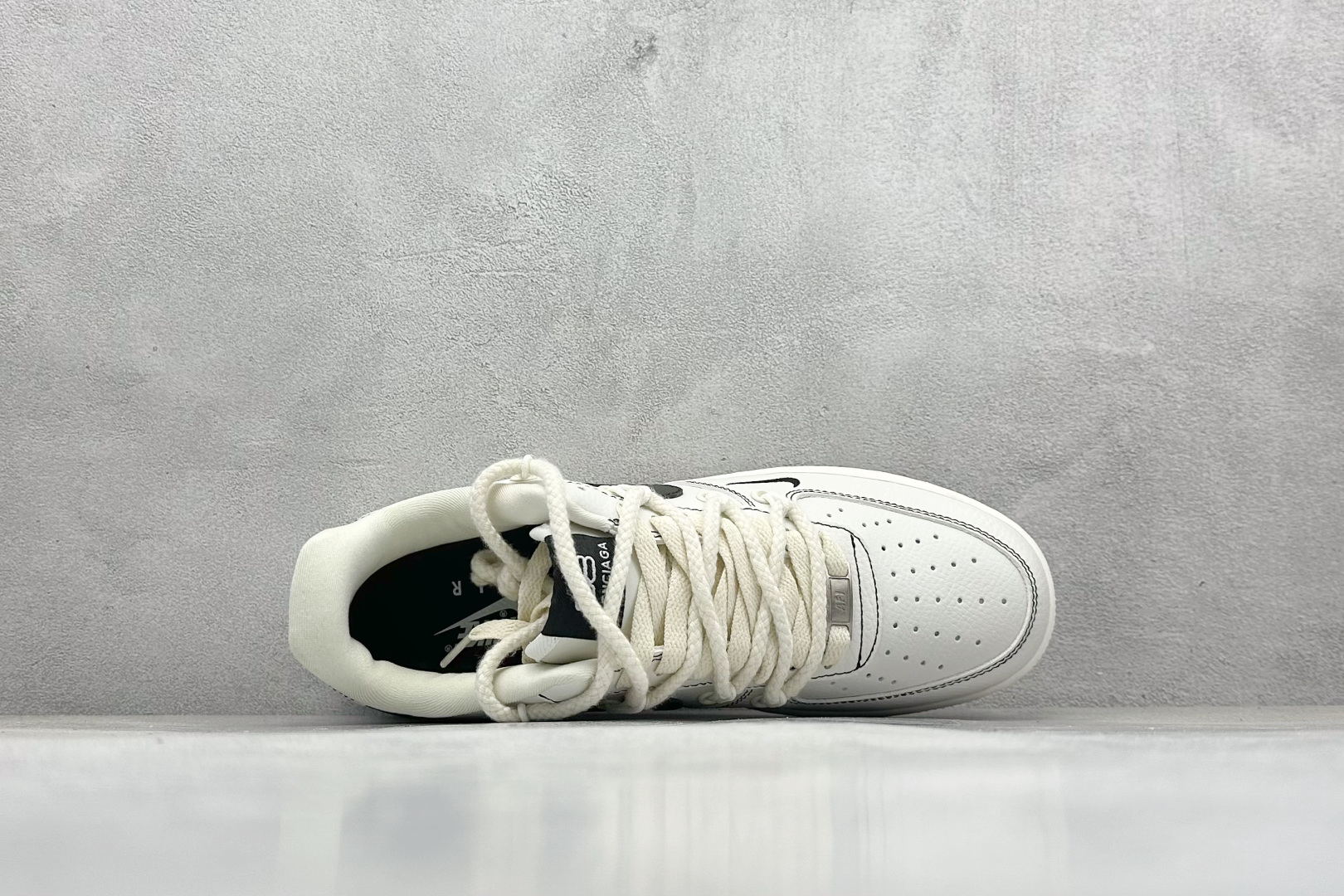 240 Nike Air Force 1 Low 07 x Balenciaga 白黑绑带小钩  AM1588-019