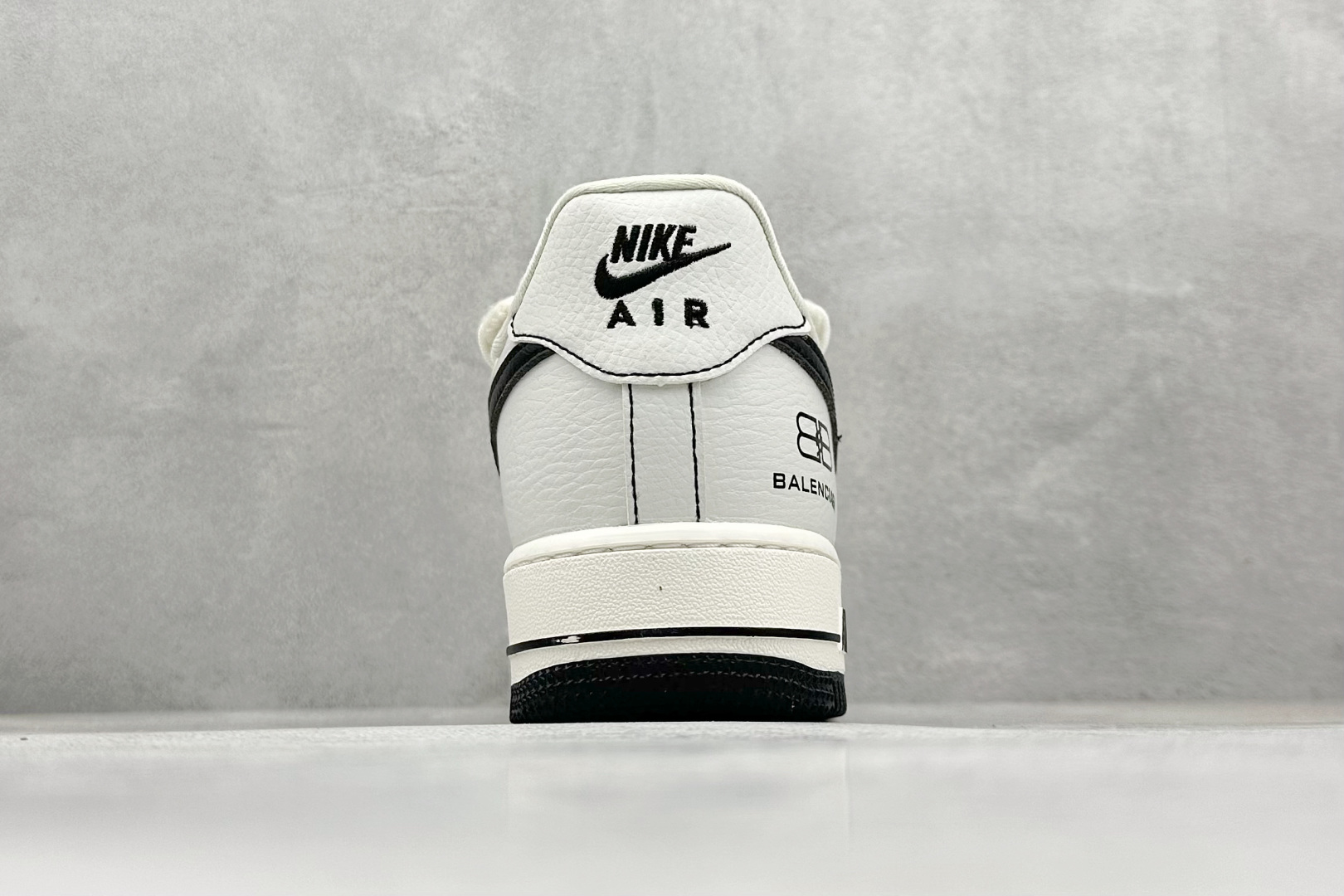 240 Nike Air Force 1 Low 07 x Balenciaga 白黑绑带小钩  AM1588-019