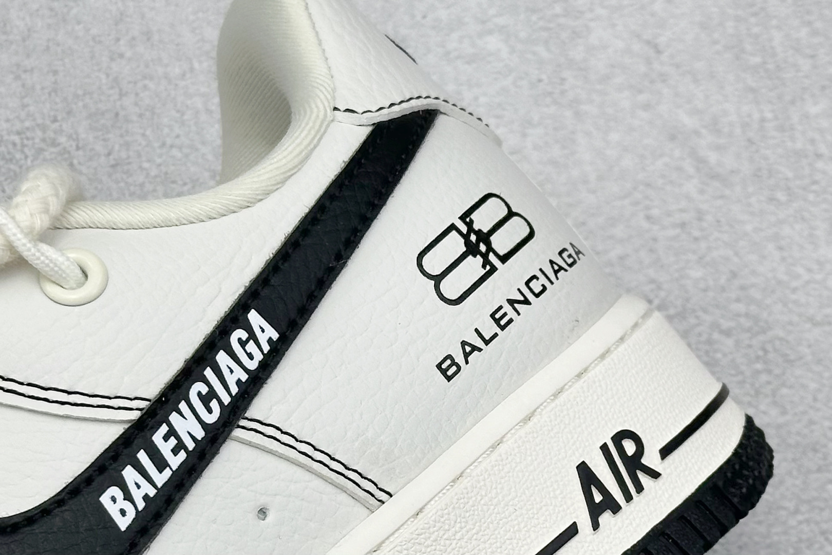240 Nike Air Force 1 Low 07 x Balenciaga 白黑绑带小钩  AM1588-019