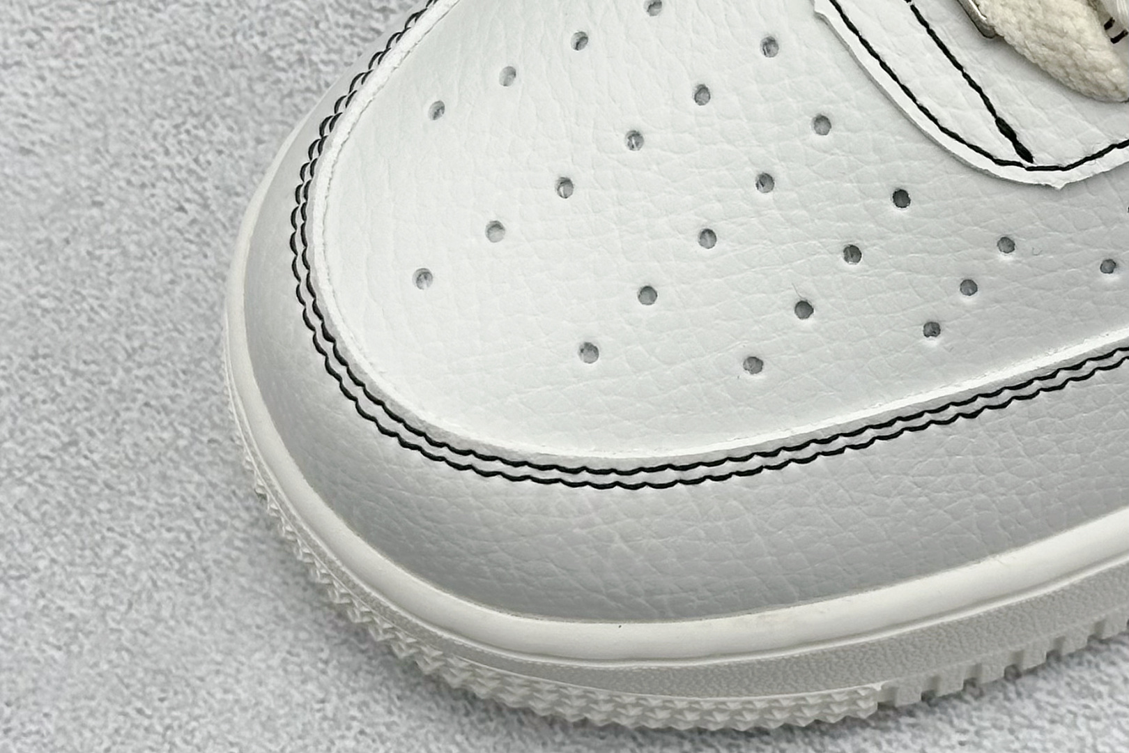 240 Nike Air Force 1 Low 07 x Balenciaga 白黑绑带小钩  AM1588-019